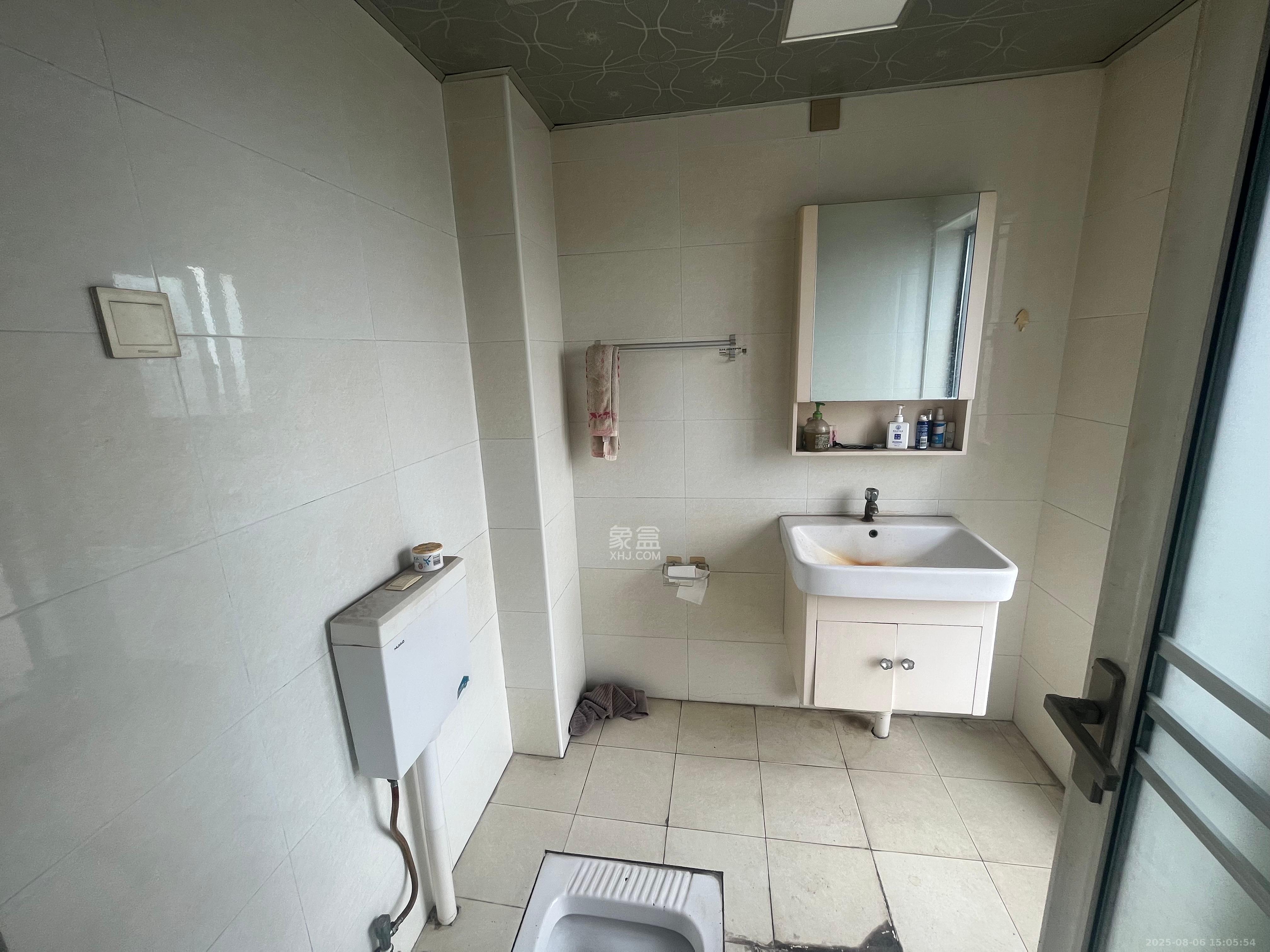 星大峰汇商务楼 3室2厅2卫 3500.0元/月 星大峰汇商务楼 3室2厅2卫 3500.0元/月室内图