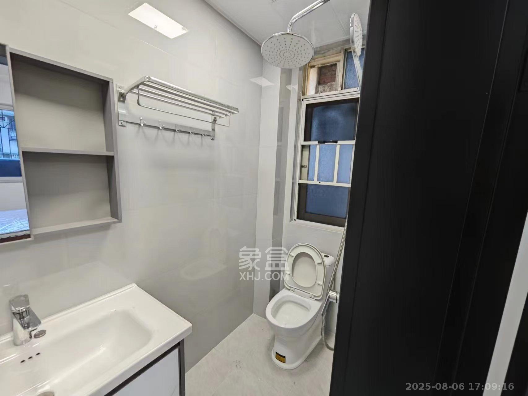 省军区宿舍  3室2厅1卫    3600.0元/月室内图