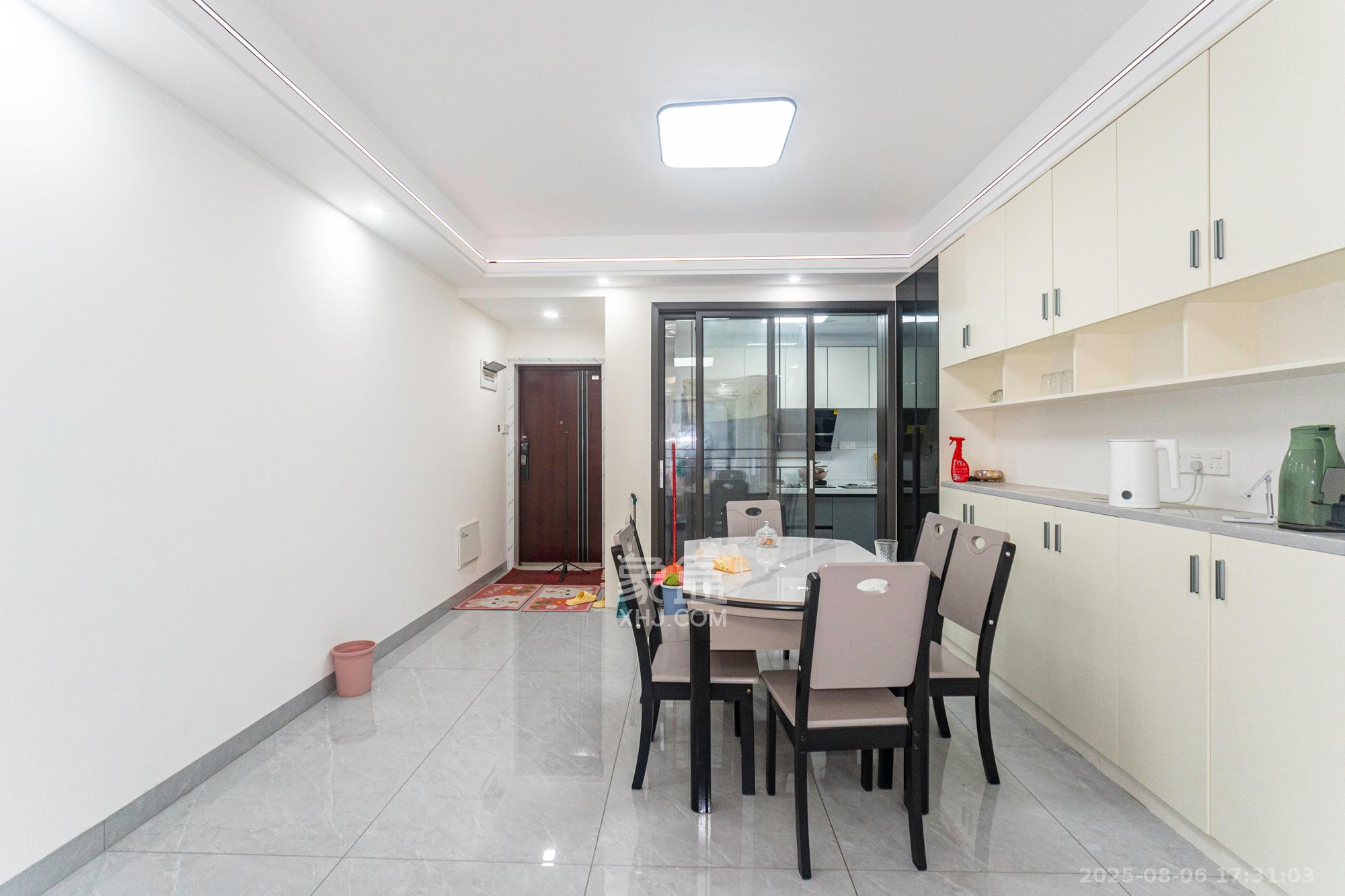 盛地东方芯府 3室2厅1卫 79.8万 盛地东方芯府 3室2厅1卫 79.8万客厅