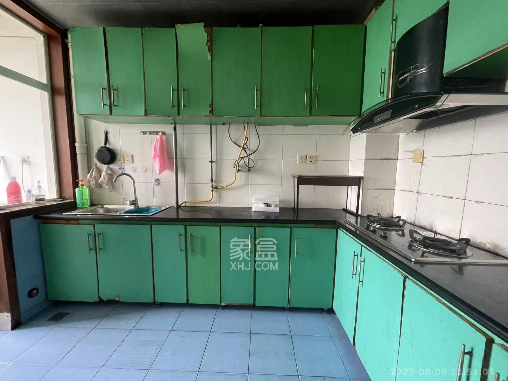 山水人家三期  3室2厅2卫    1500.0元/月 山水人家三期  3室2厅2卫    1500.0元/月室内图