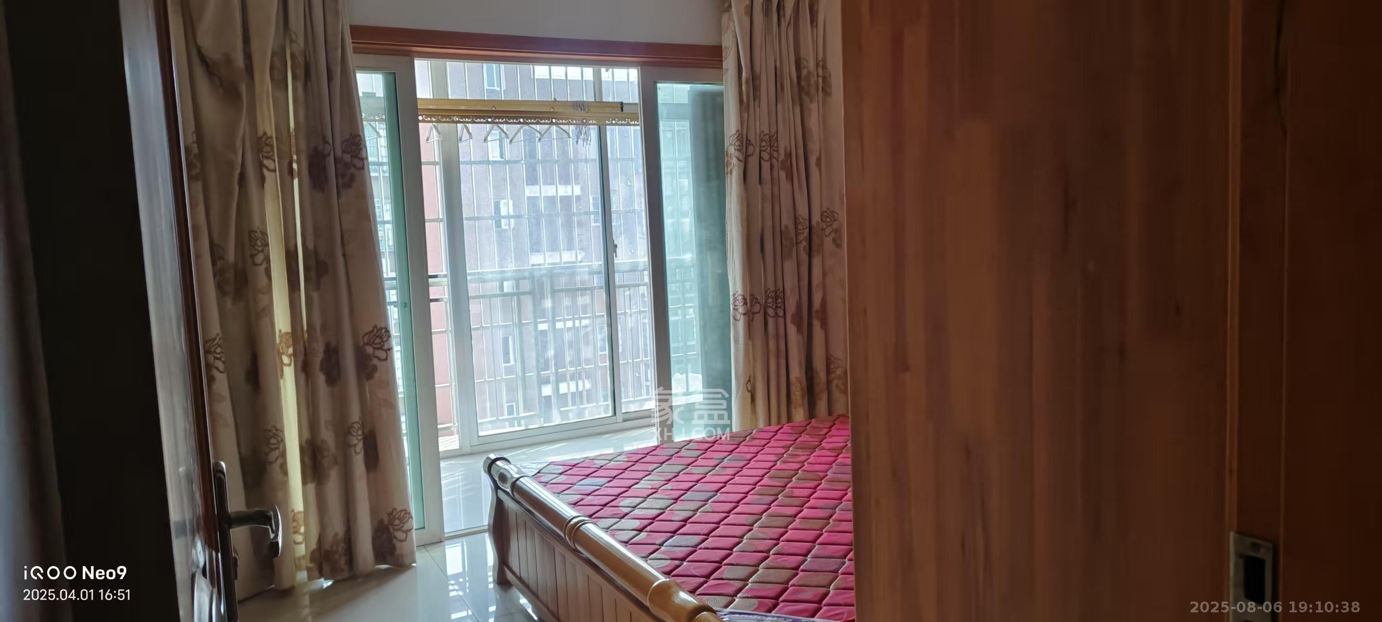 弘欣公寓 4室2厅1卫 2400.0元/月 弘欣公寓 4室2厅1卫 2400.0元/月室内图