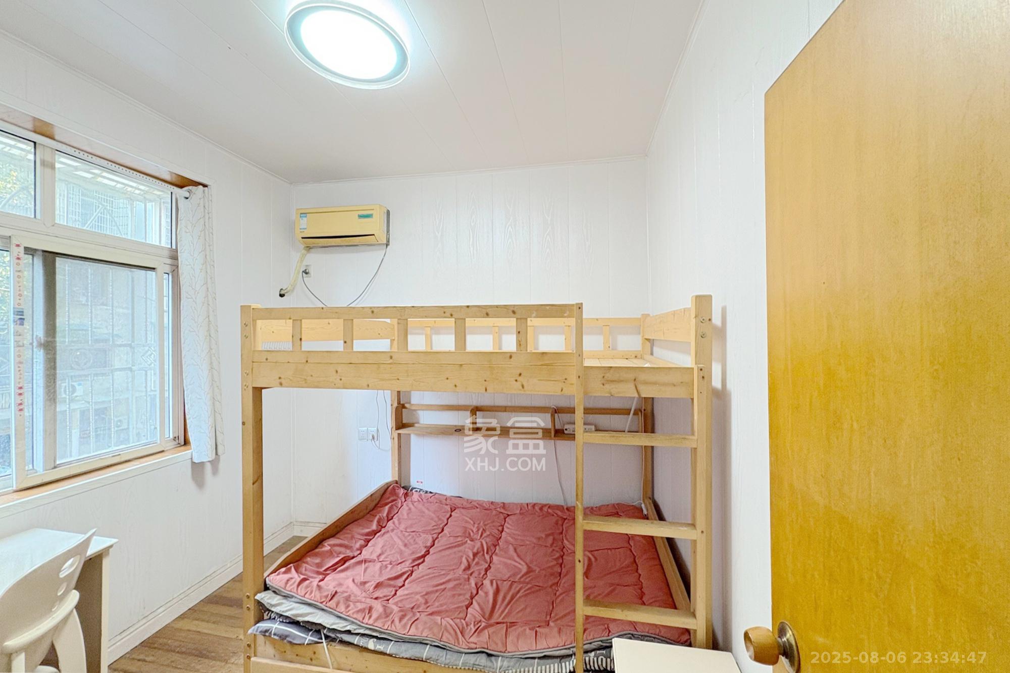 市直属机关宿舍  2室1厅1卫   35.80万卧室