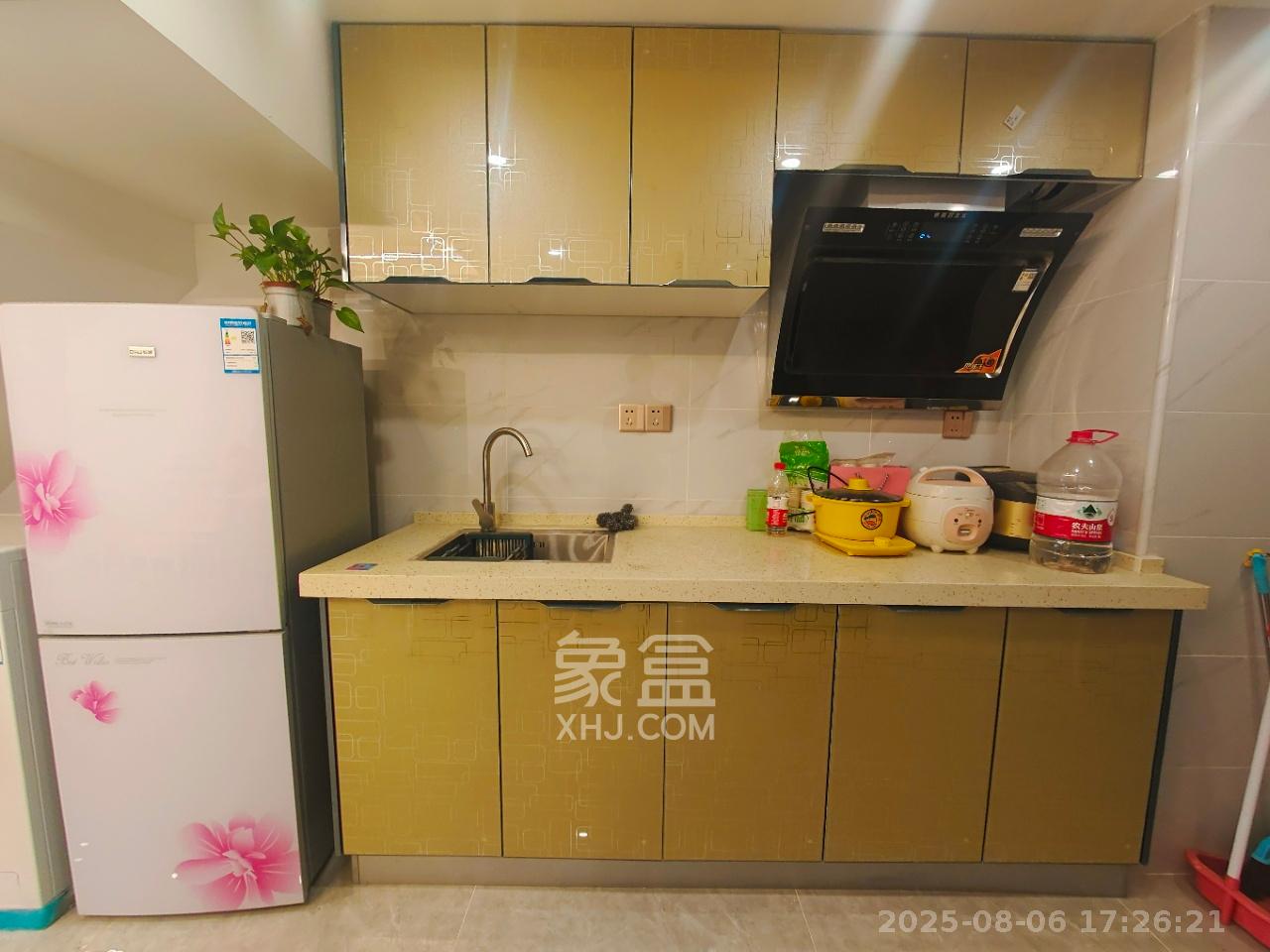 藏珑湖上公馆 1室1厅1卫 2300.0元/月 藏珑湖上公馆 1室1厅1卫 2300.0元/月室内图