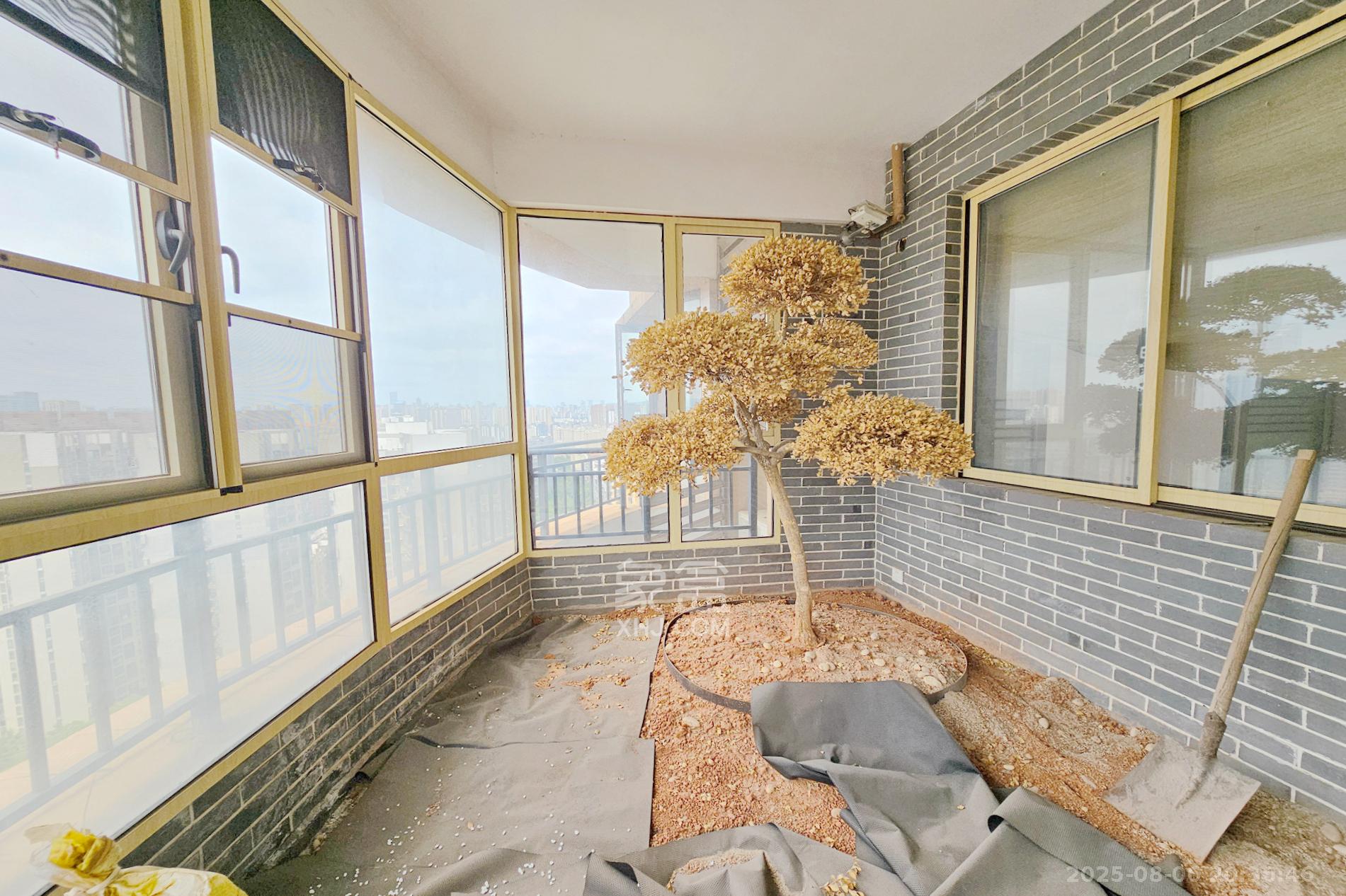 融科檀香山(融科紫檀、香山国际)  4室2厅2卫    189.0万 融科檀香山(融科紫檀、香山国际)  4室2厅2卫    189.0万阳台