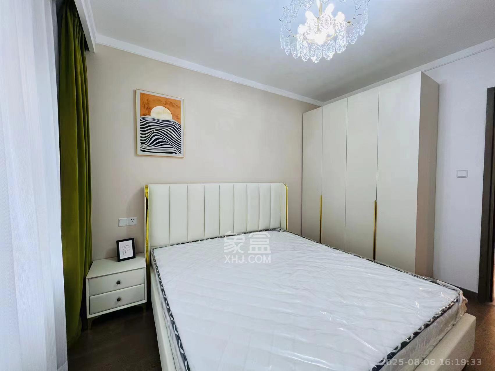 龙湖铂金中心(龙湖春江郦城) 3室2厅2卫 6500.00元/月 龙湖铂金中心(龙湖春江郦城) 3室2厅2卫 6500.00元/月室内图