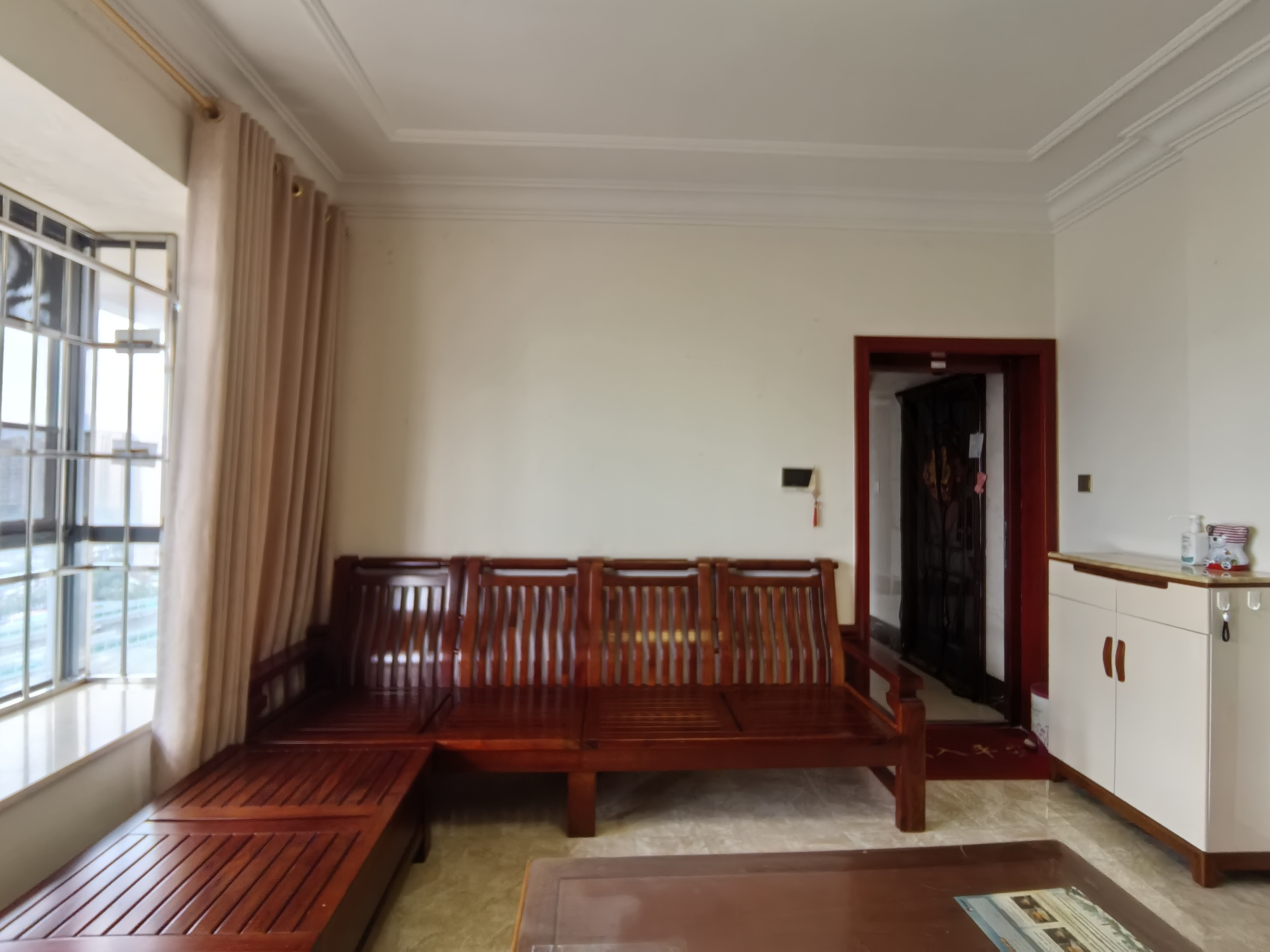 盛泰佳园  2室1厅1卫    2600.0元/月 盛泰佳园  2室1厅1卫    2600.0元/月室内图