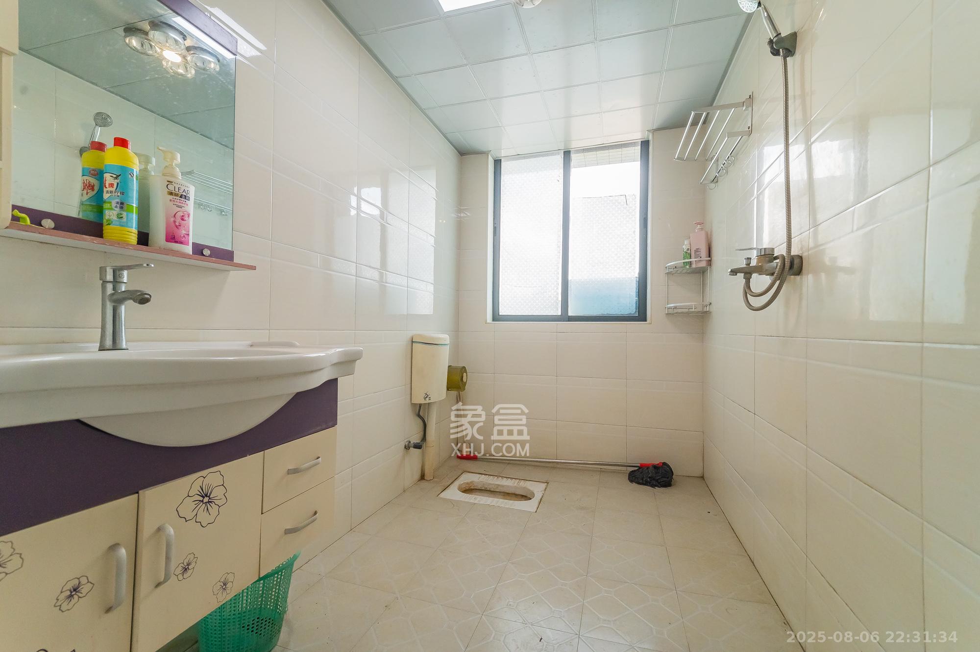 恒基凯旋门一二期  4室2厅2卫    139.0万 恒基凯旋门一二期  4室2厅2卫    139.0万卫生间