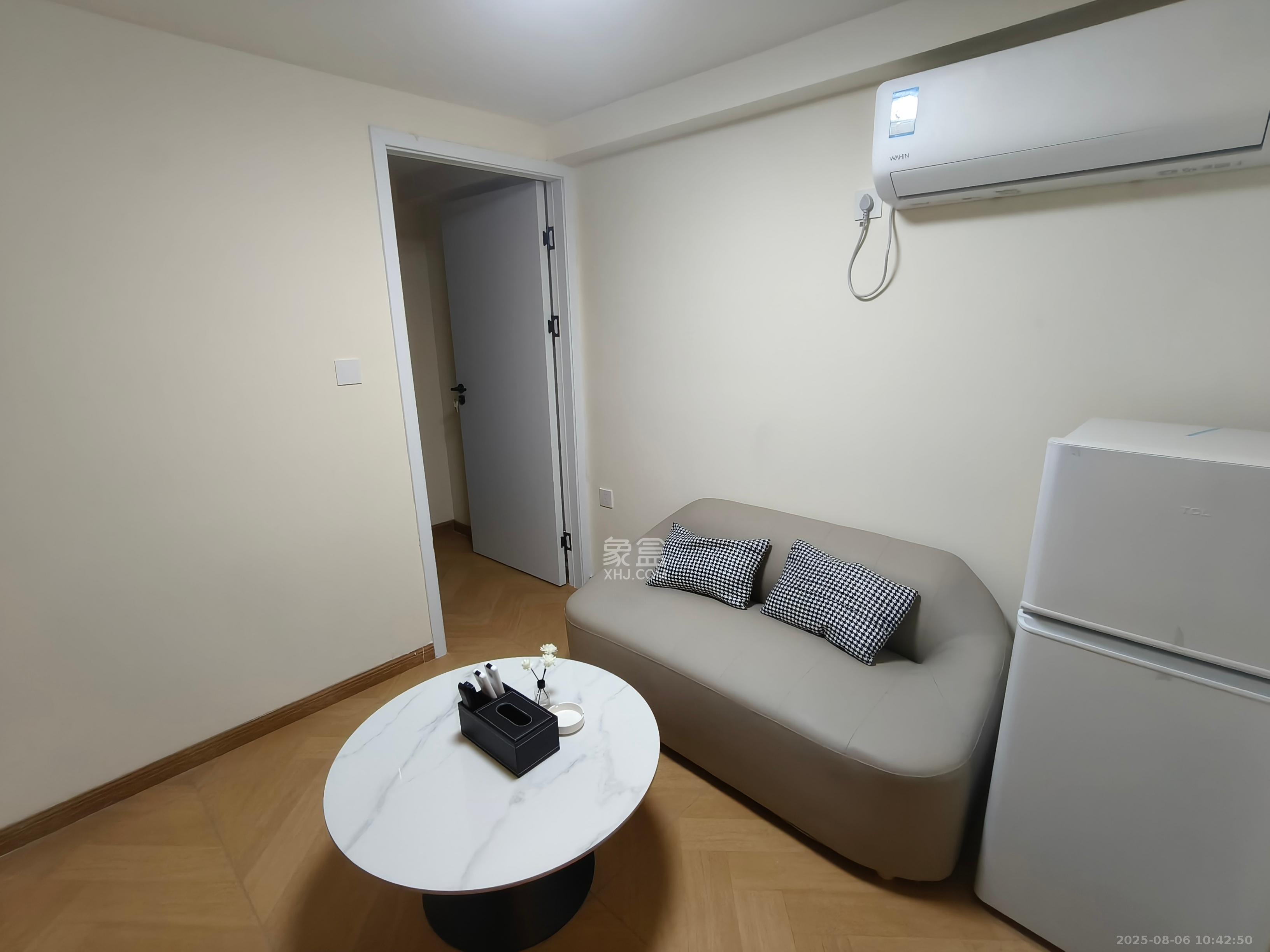 建发养云  2室1厅2卫   2400.00元/月
