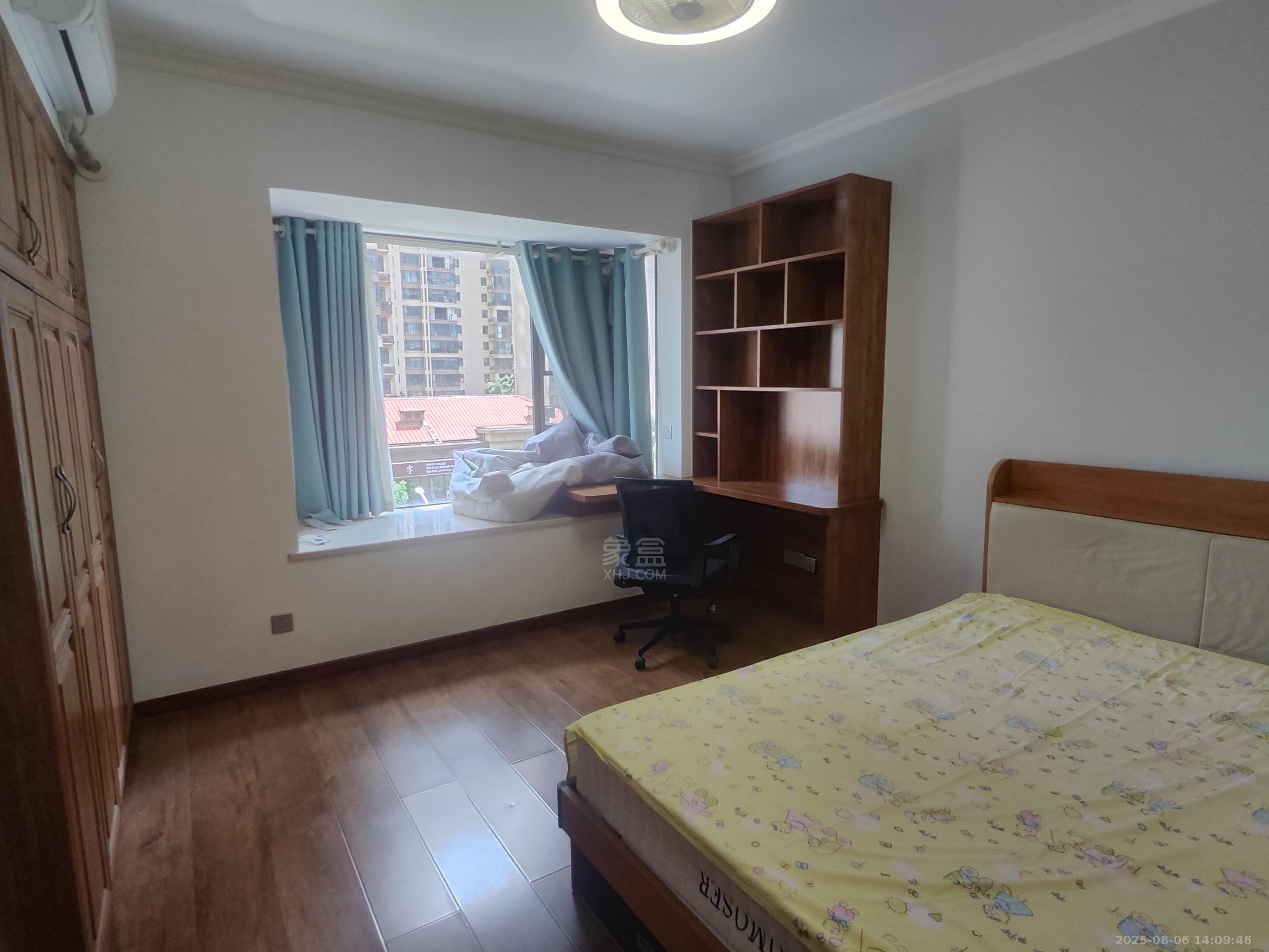 春藤小镇  3室2厅1卫    1800.0元/月室内图