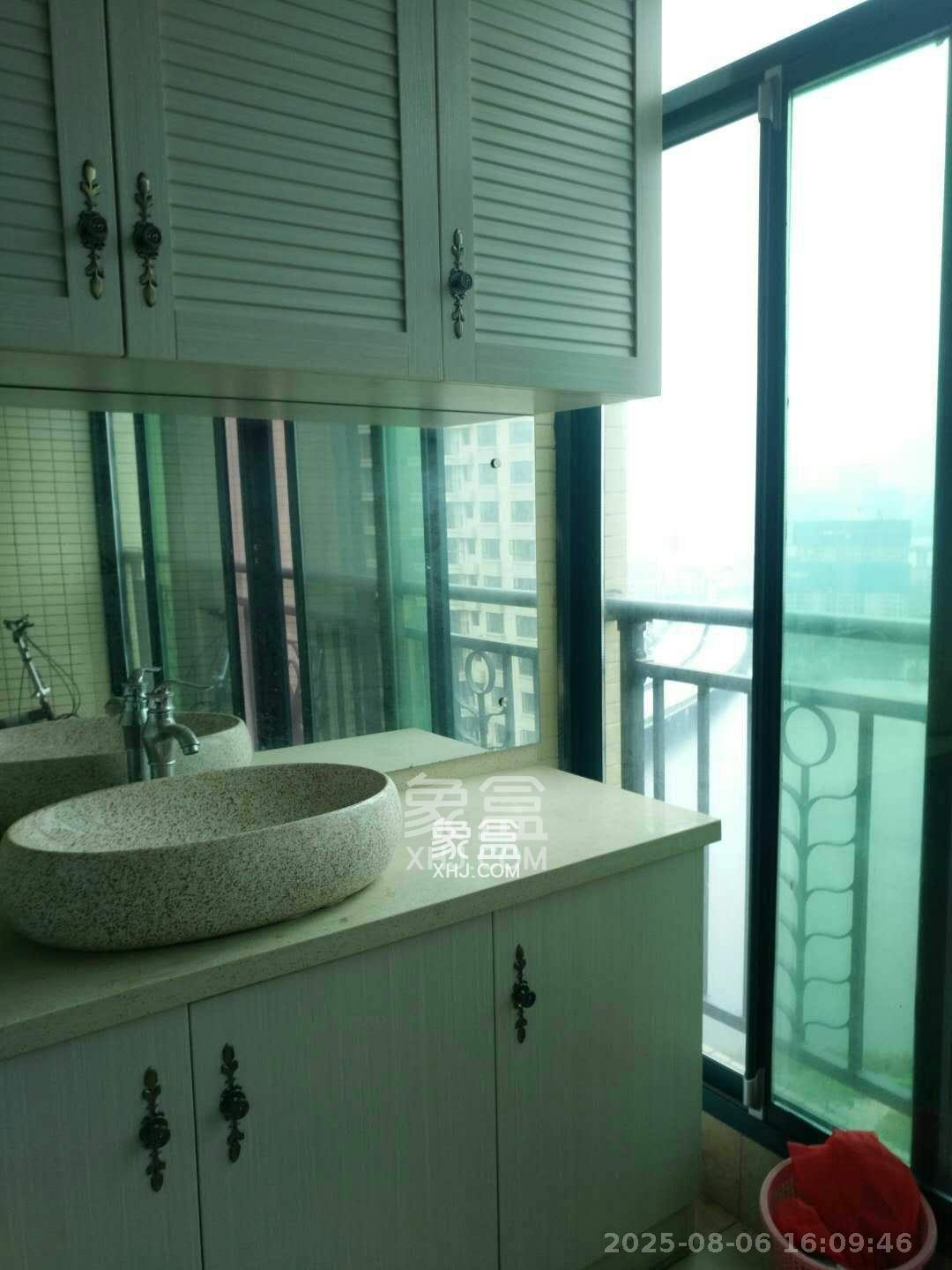 恒大御景湾  3室2厅1卫    3200.0元/月 恒大御景湾  3室2厅1卫    3200.0元/月室内图