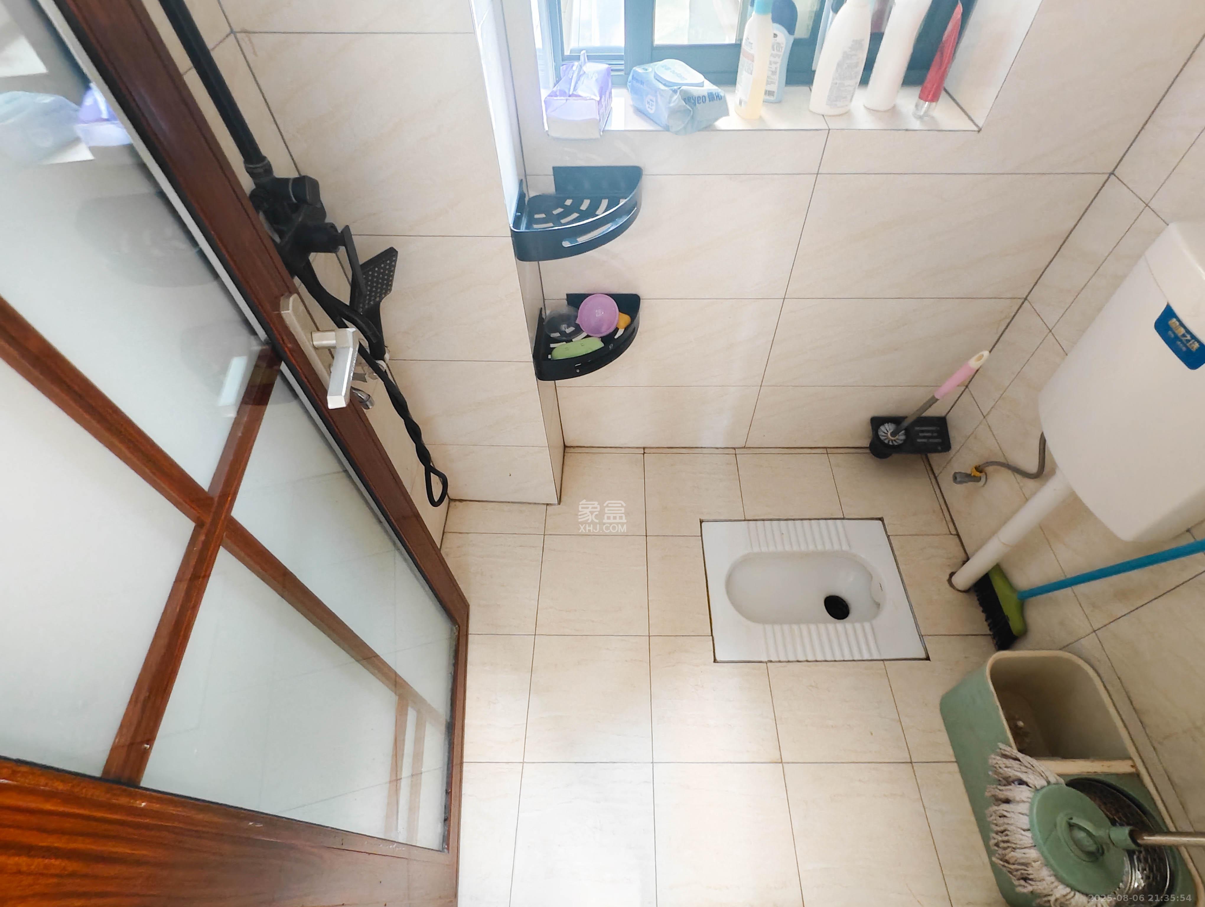 金谷豪庭  4室2厅2卫    78.0万 金谷豪庭  4室2厅2卫    78.0万卫生间