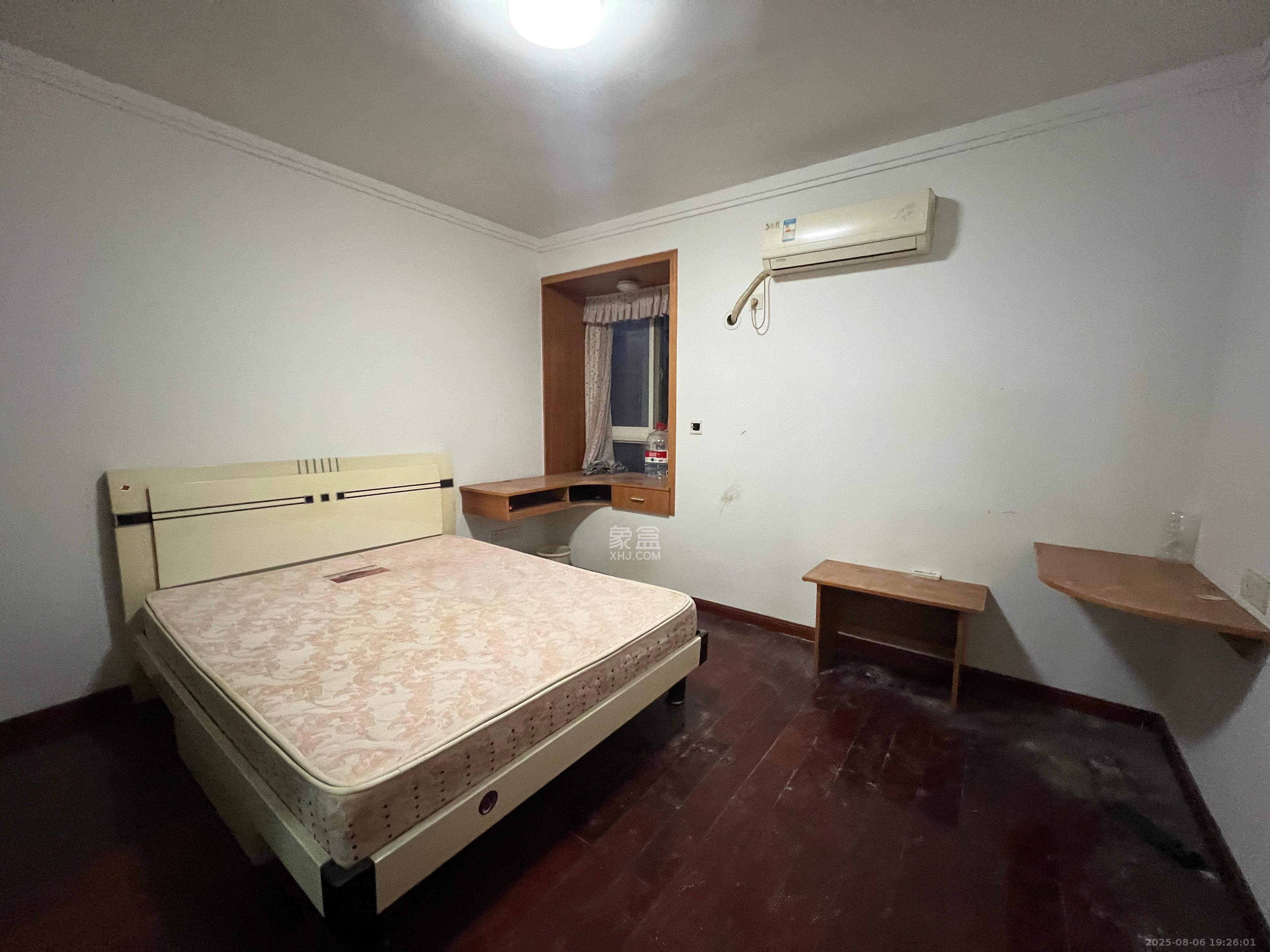 德润园 3室2厅1卫 2200.0元/月 德润园 3室2厅1卫 2200.0元/月室内图