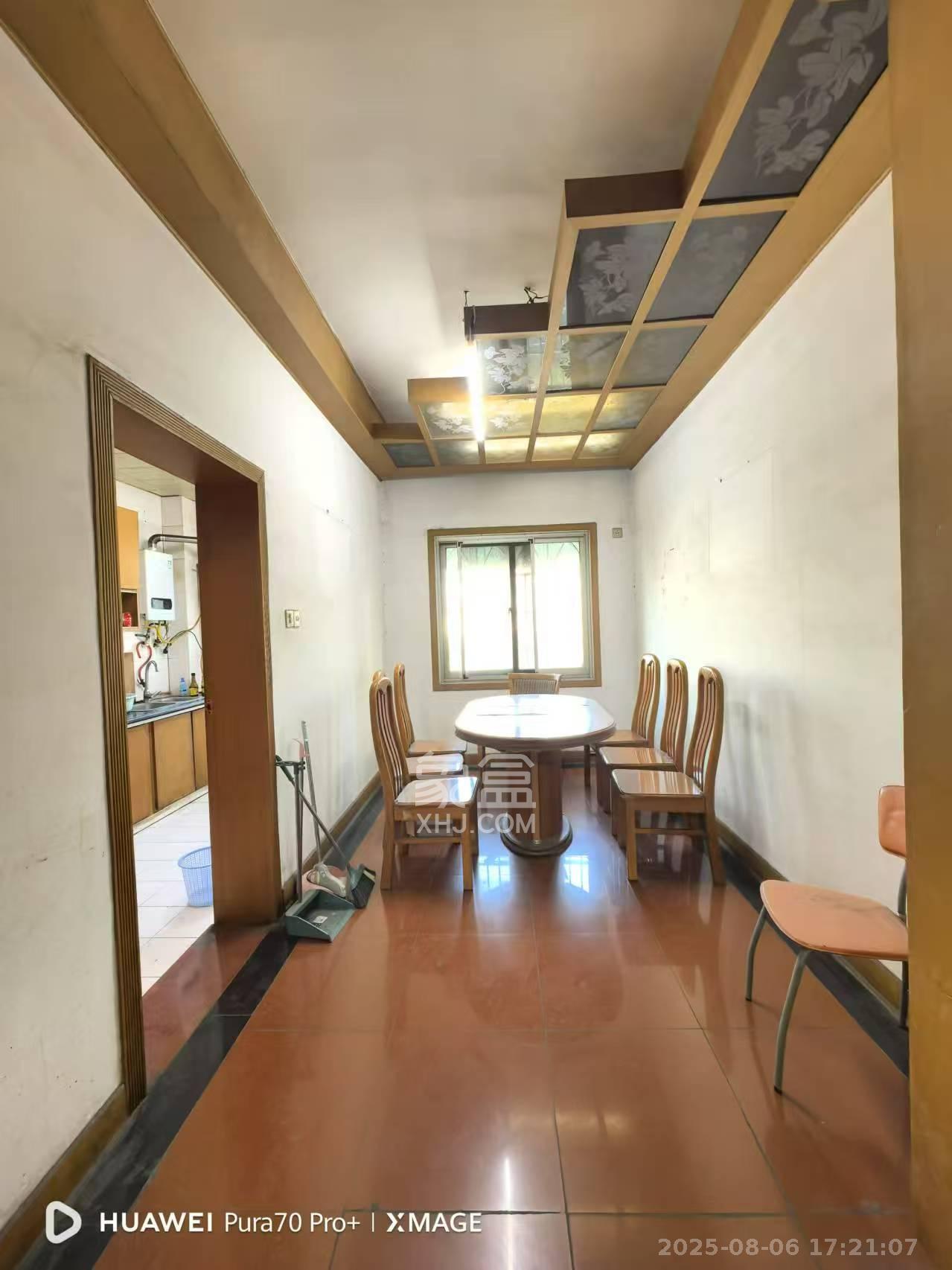 雨花区检察院宿舍  4室2厅2卫    2100.0元/月 雨花区检察院宿舍  4室2厅2卫    2100.0元/月室内图