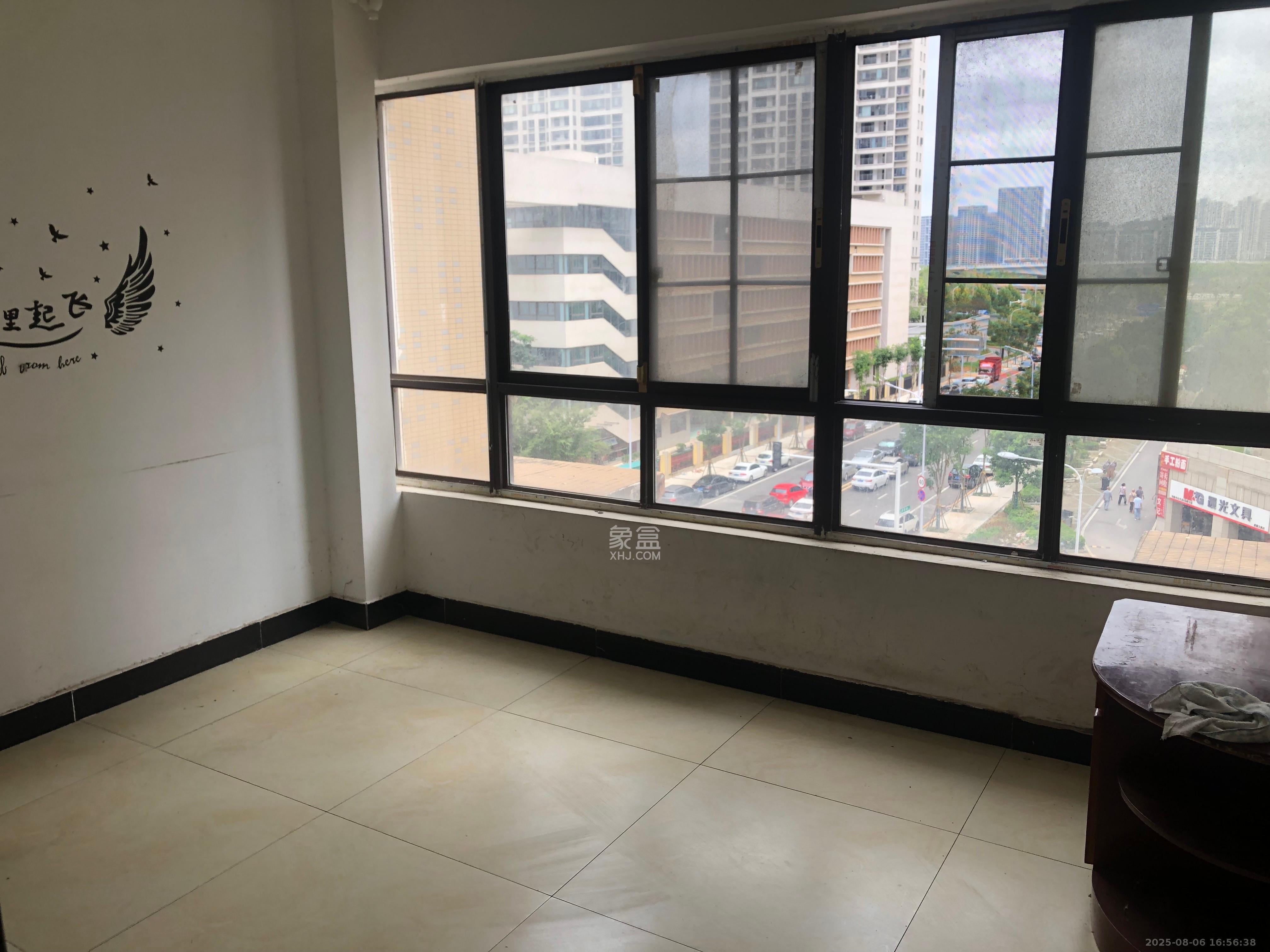 阳光城尚东湾学园区 3室2厅2卫 2300.0元/月 阳光城尚东湾学园区 3室2厅2卫 2300.0元/月室内图