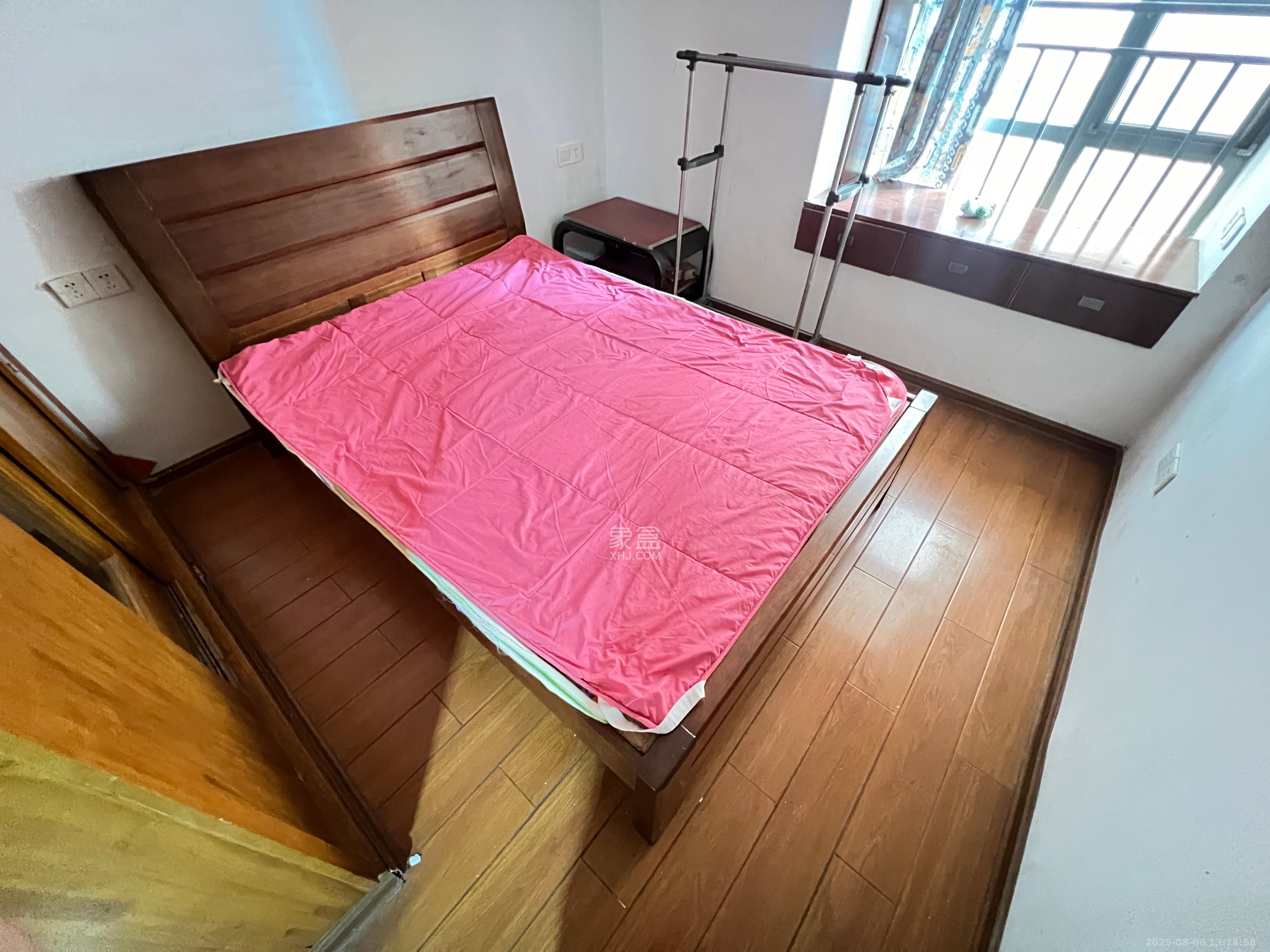 上海城小区  3室2厅1卫   2200.00元/月室内图