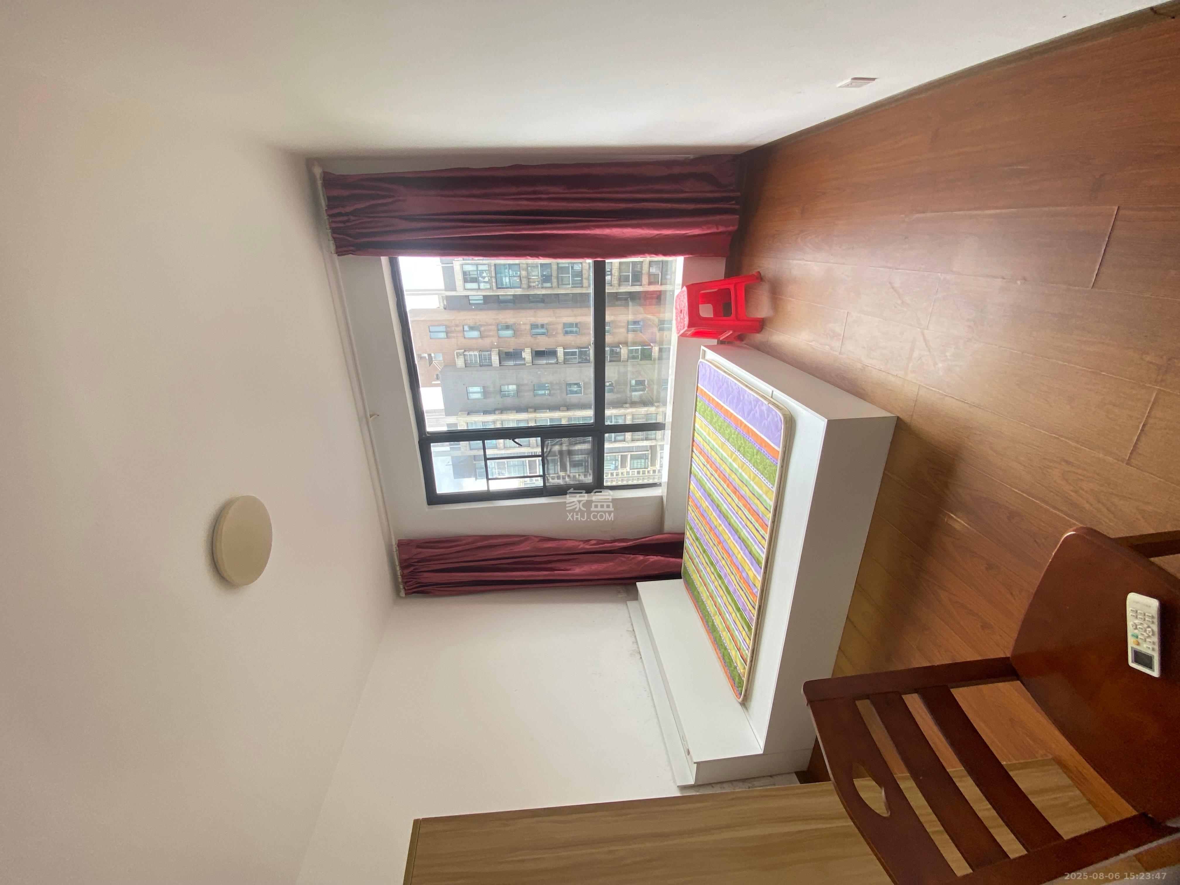 极目楚天 5室2厅2卫 2800.0元/月 极目楚天 5室2厅2卫 2800.0元/月室内图