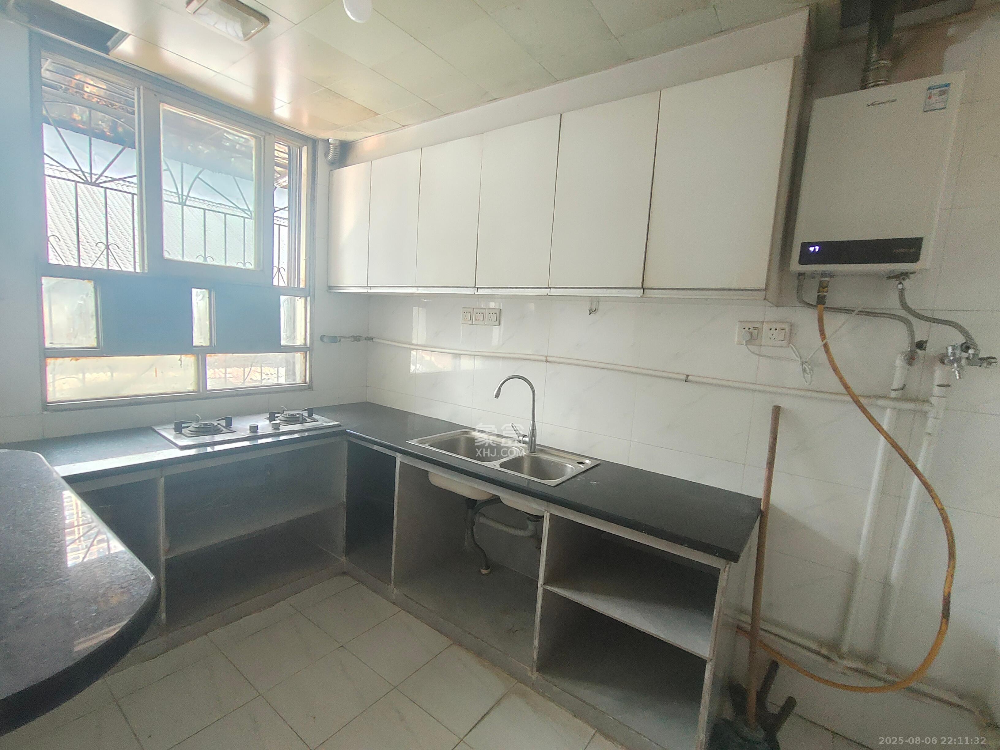 振业小区 3室1厅2卫 2000.0元/月 振业小区 3室1厅2卫 2000.0元/月室内图