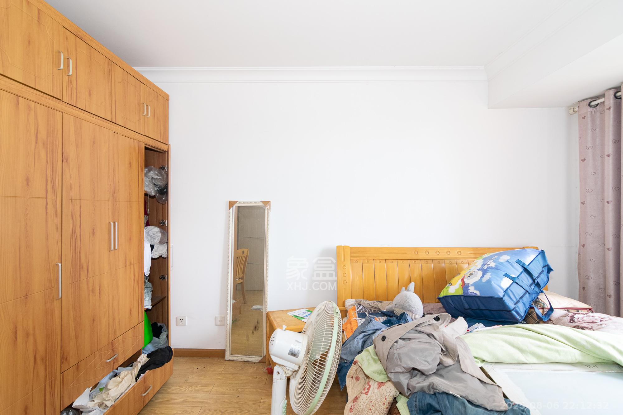 新城国际花都 3室2厅1卫 63.8万 新城国际花都 3室2厅1卫 63.8万卧室