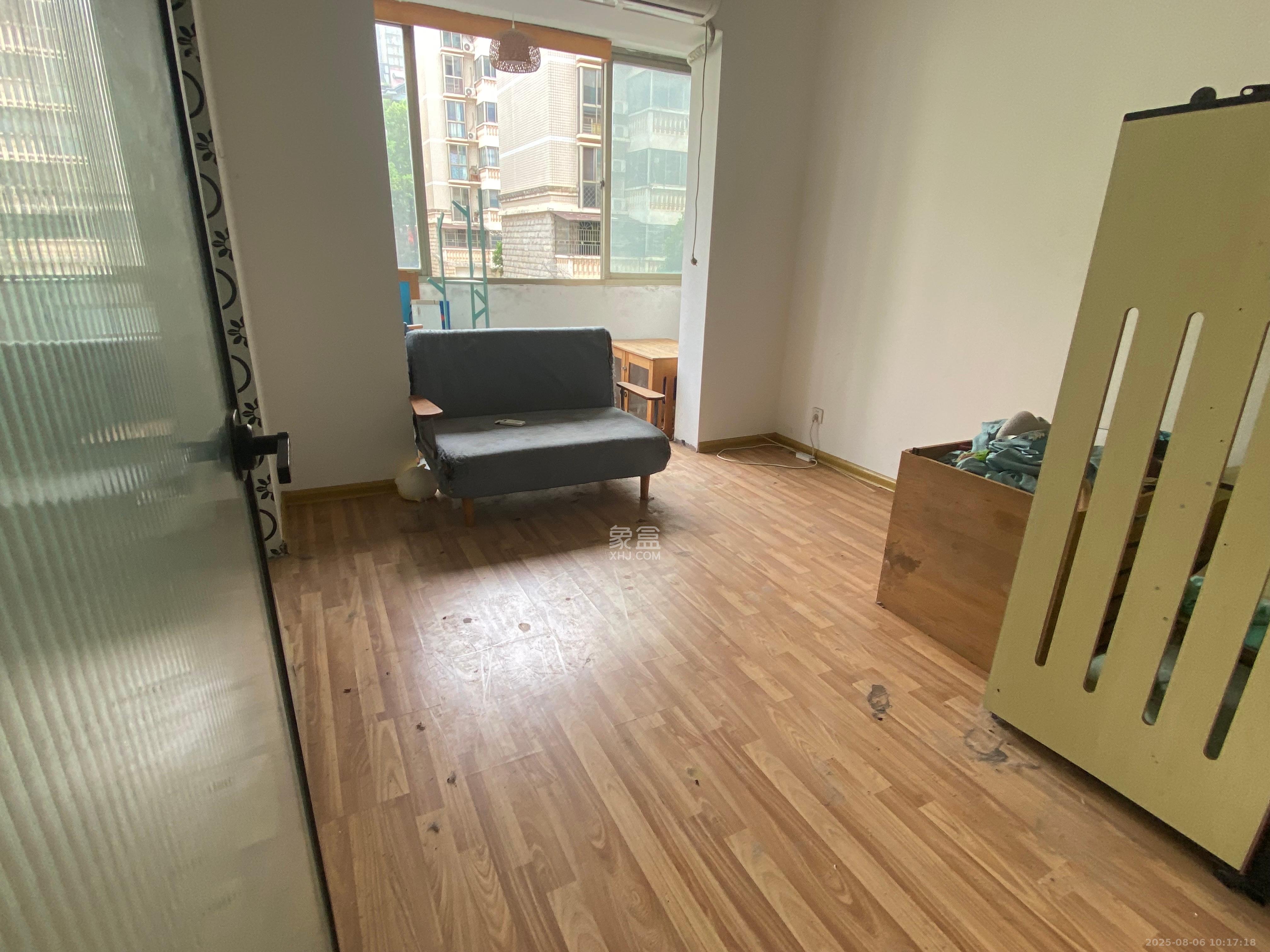 白沙家园（白沙欣苑）  5室2厅2卫    4600.0元/月室内图