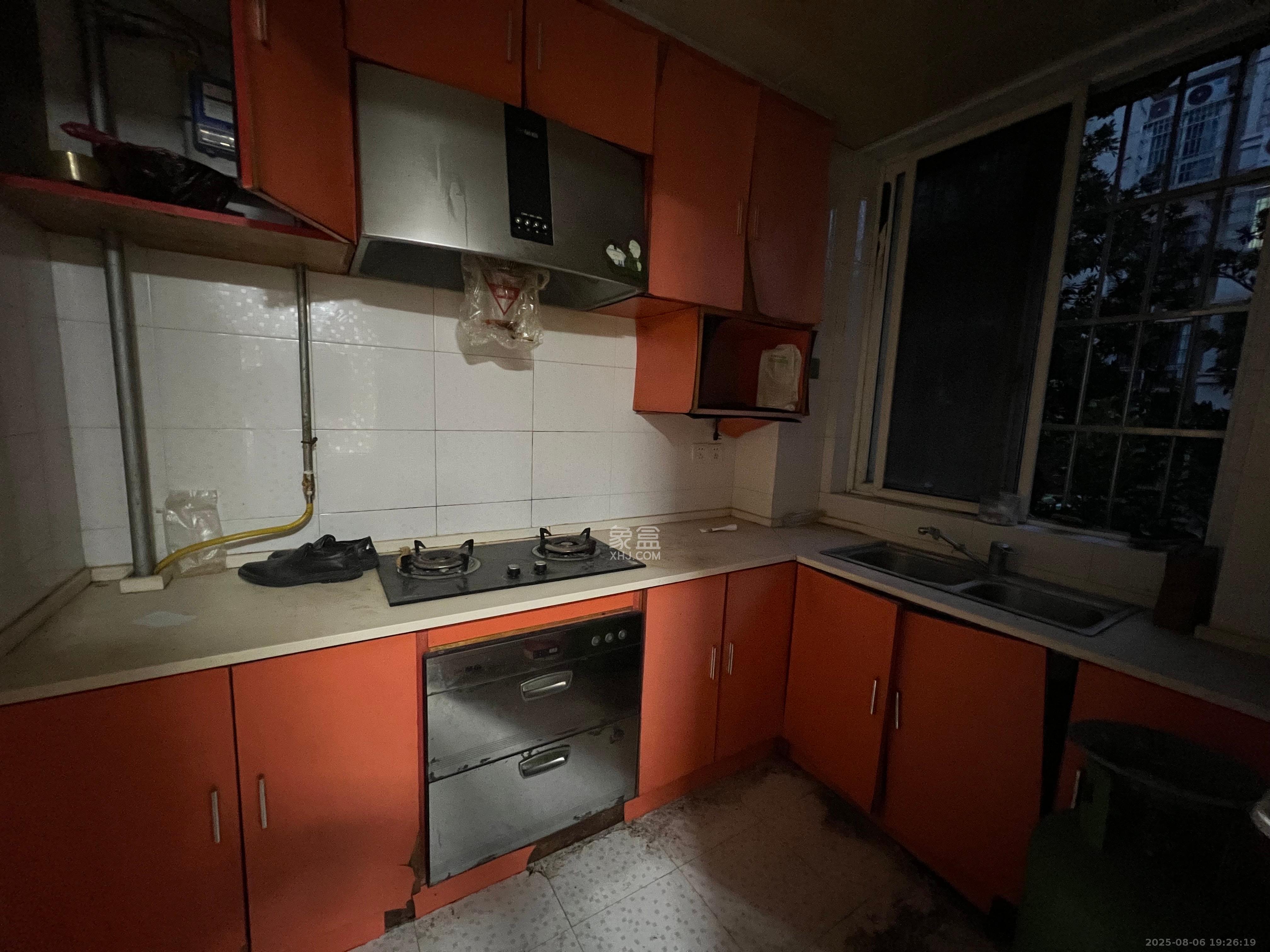 德润园 3室2厅1卫 2200.0元/月 德润园 3室2厅1卫 2200.0元/月室内图