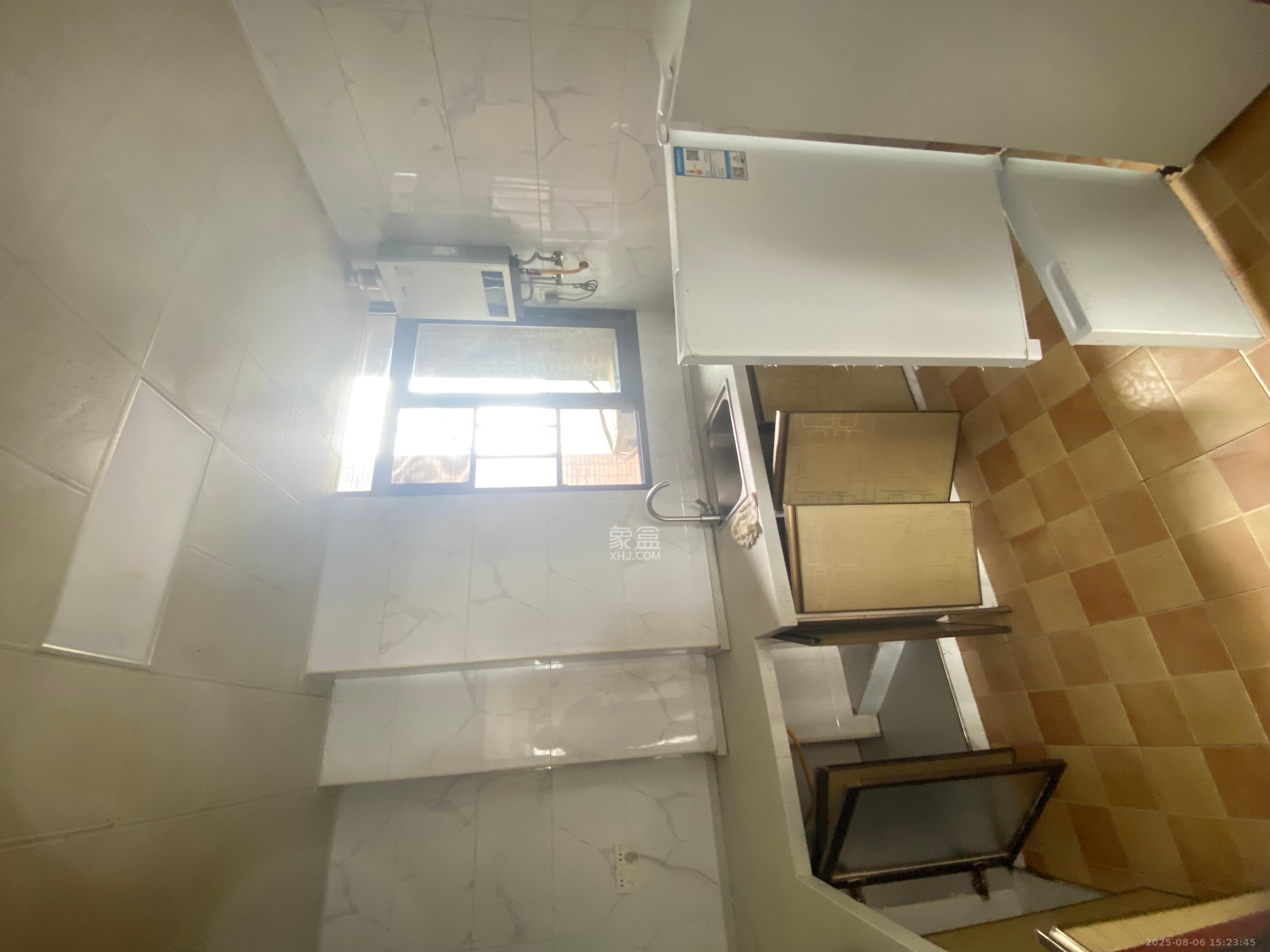 极目楚天 5室2厅2卫 2800.0元/月 极目楚天 5室2厅2卫 2800.0元/月室内图