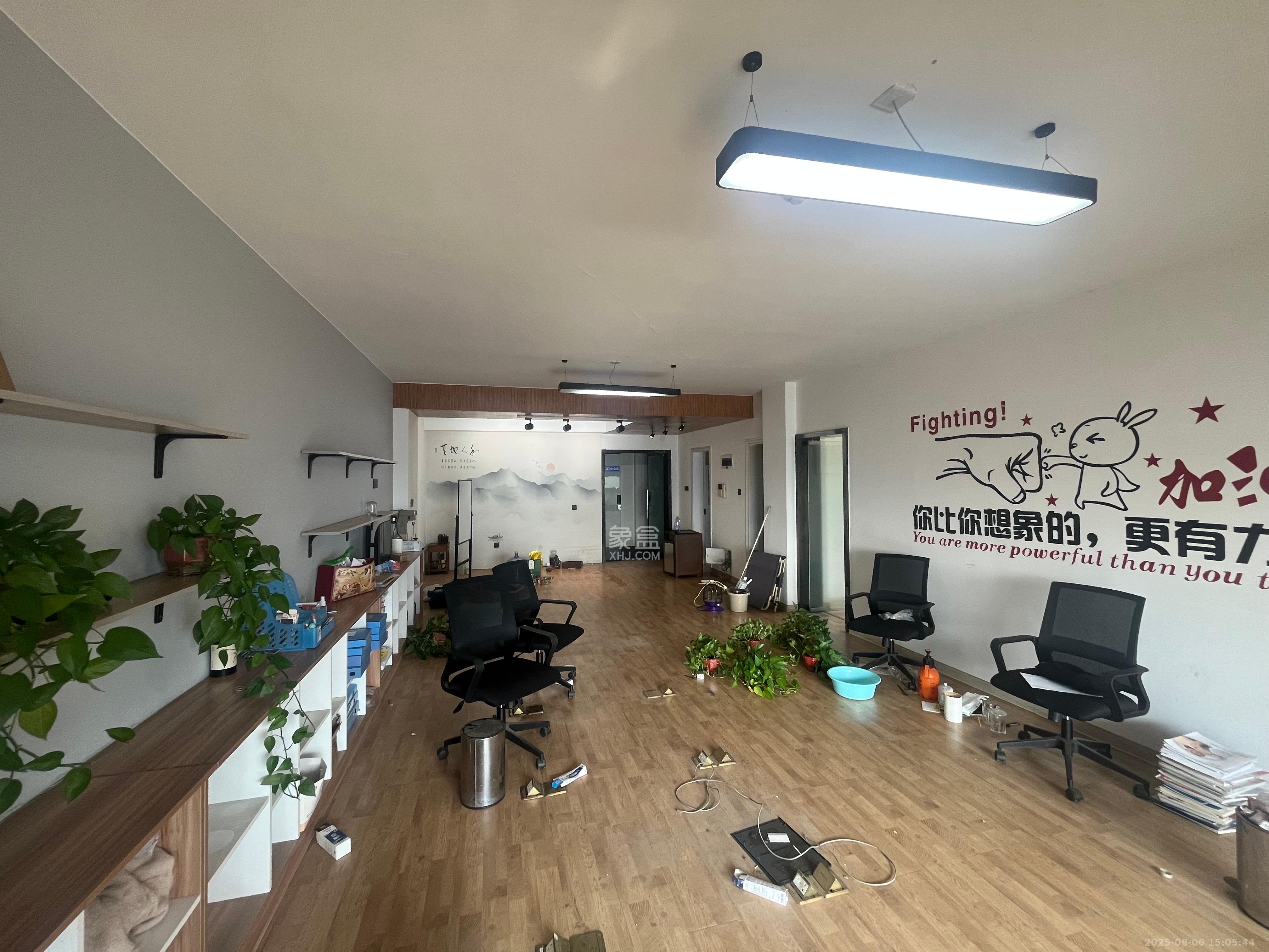 星大峰汇商务楼 3室2厅2卫 3500.0元/月 星大峰汇商务楼 3室2厅2卫 3500.0元/月室内图