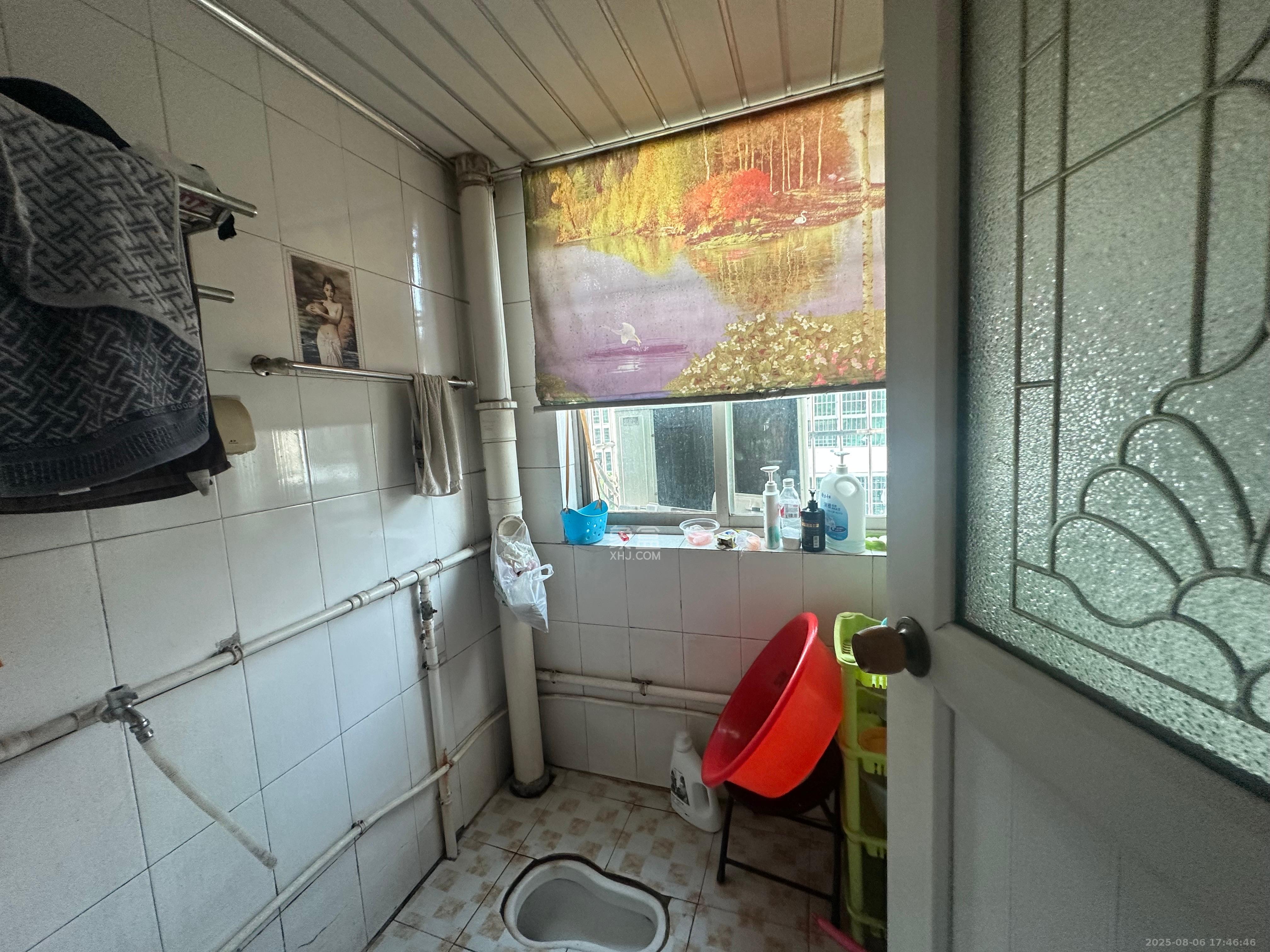 中南汽车世界  3室2厅2卫    1200.0元/月室内图