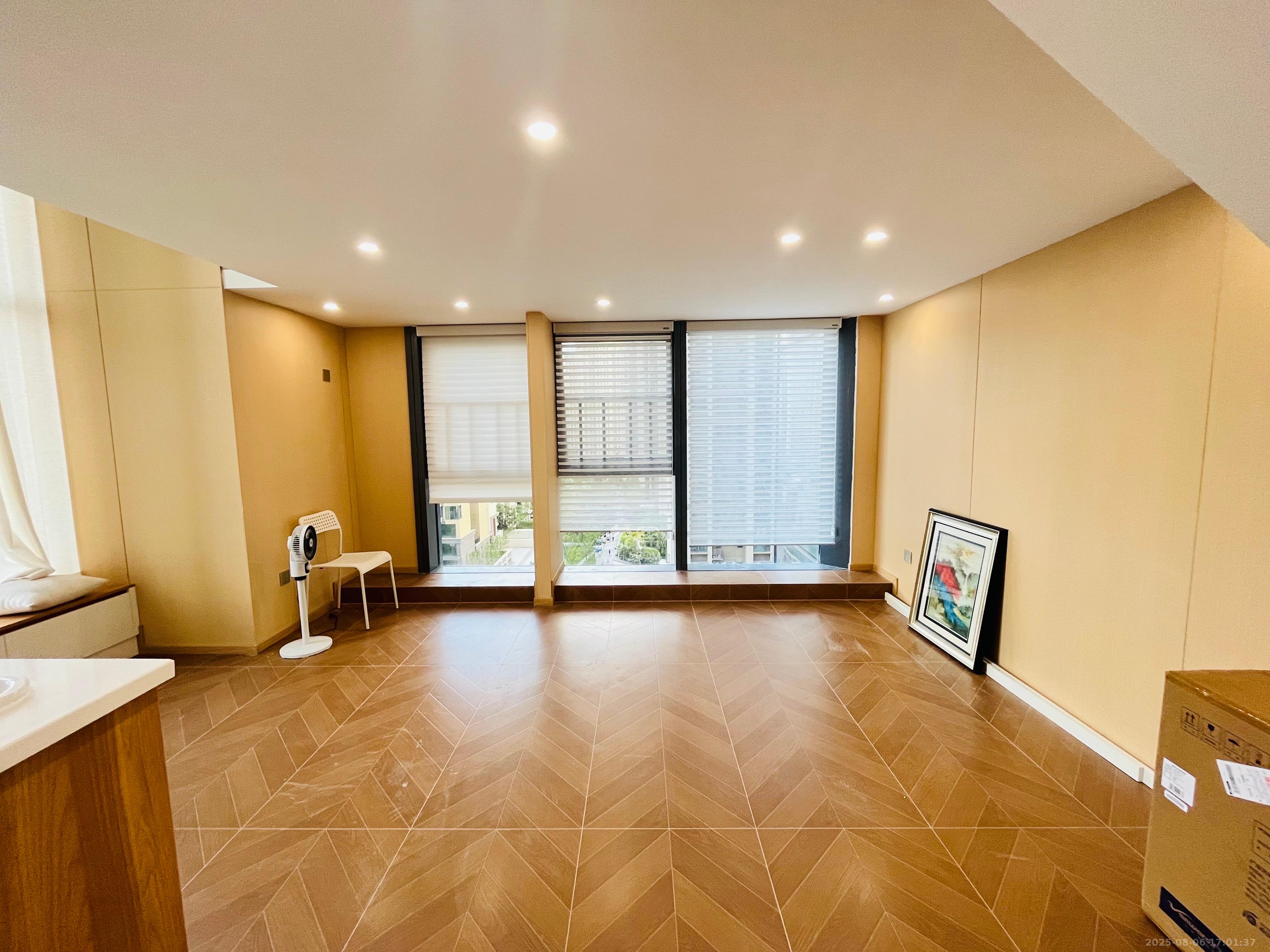 卓越中寰 2室1厅1卫 4000.0元/月 卓越中寰 2室1厅1卫 4000.0元/月室内图