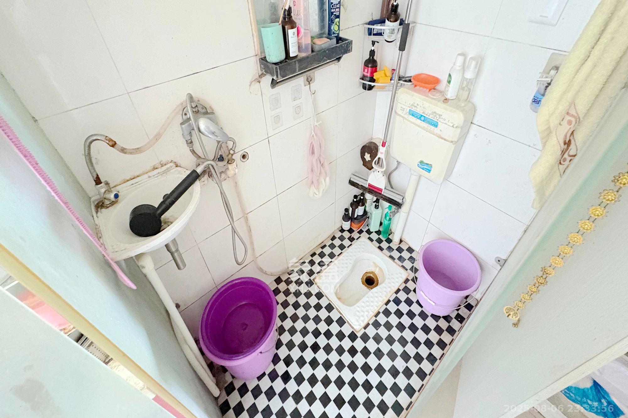 凯通国际城（凯通朝庭）  1室0厅1卫    23.8万卫生间