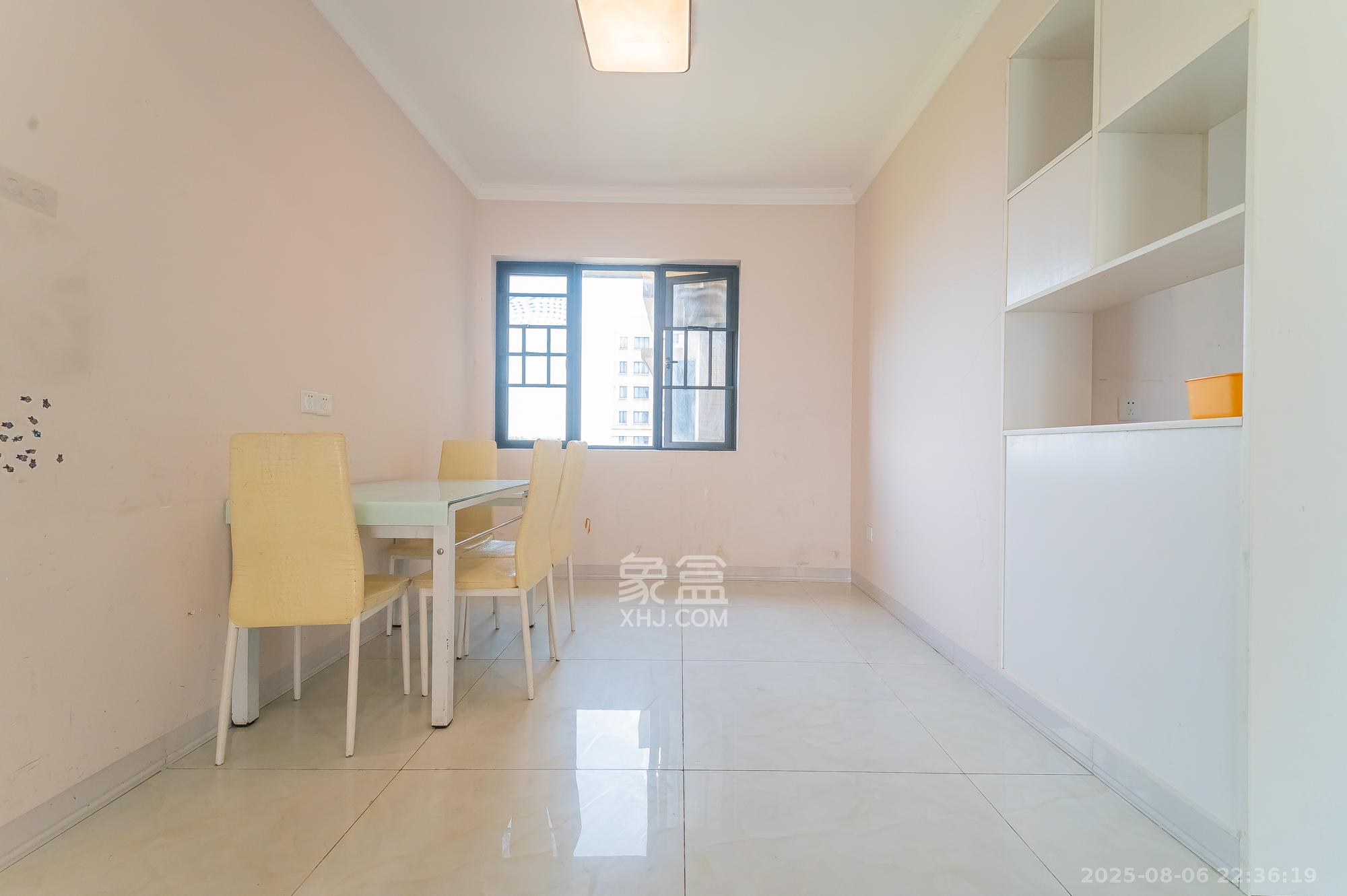 深业睿城 3室2厅2卫 92.0万 深业睿城 3室2厅2卫 92.0万客厅