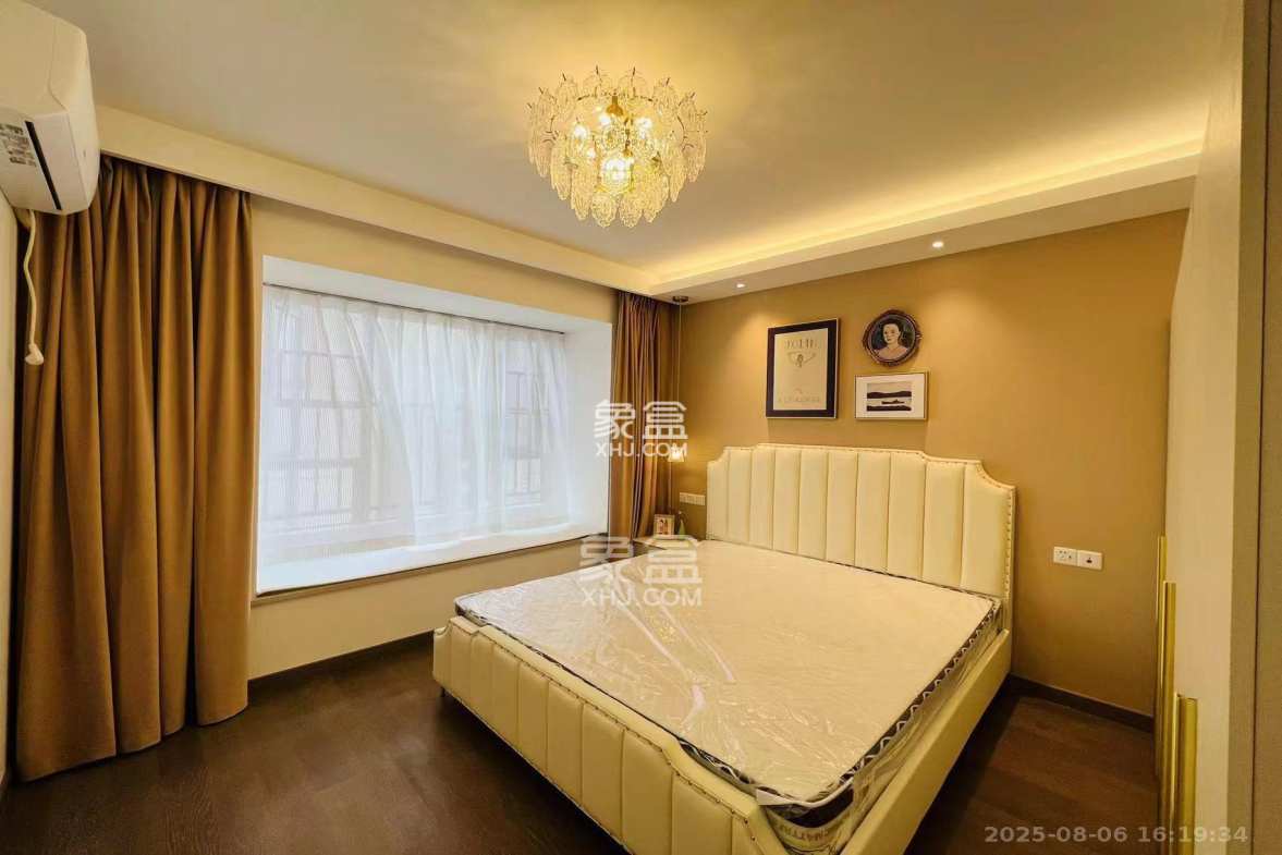 龙湖铂金中心(龙湖春江郦城) 3室2厅2卫 6500.00元/月 龙湖铂金中心(龙湖春江郦城) 3室2厅2卫 6500.00元/月室内图