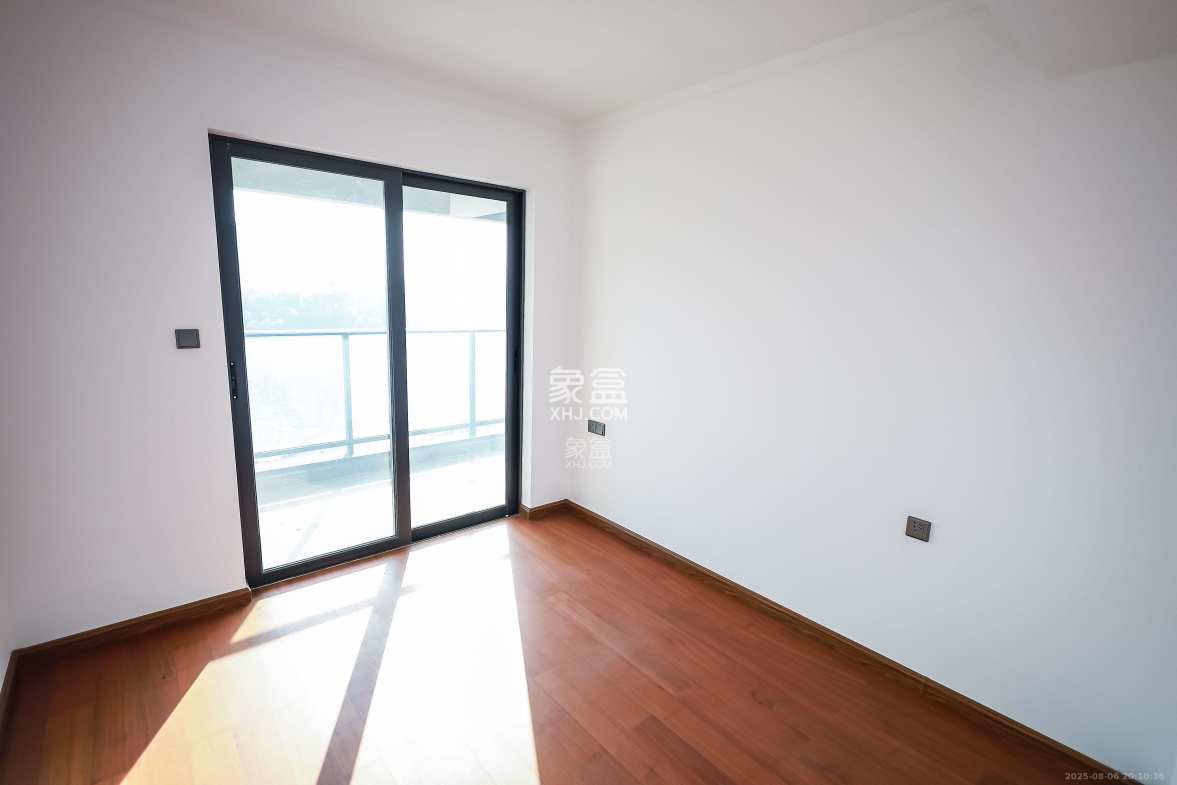 招商雍山湖 4室2厅2卫 3600.0元/月 招商雍山湖 4室2厅2卫 3600.0元/月室内图