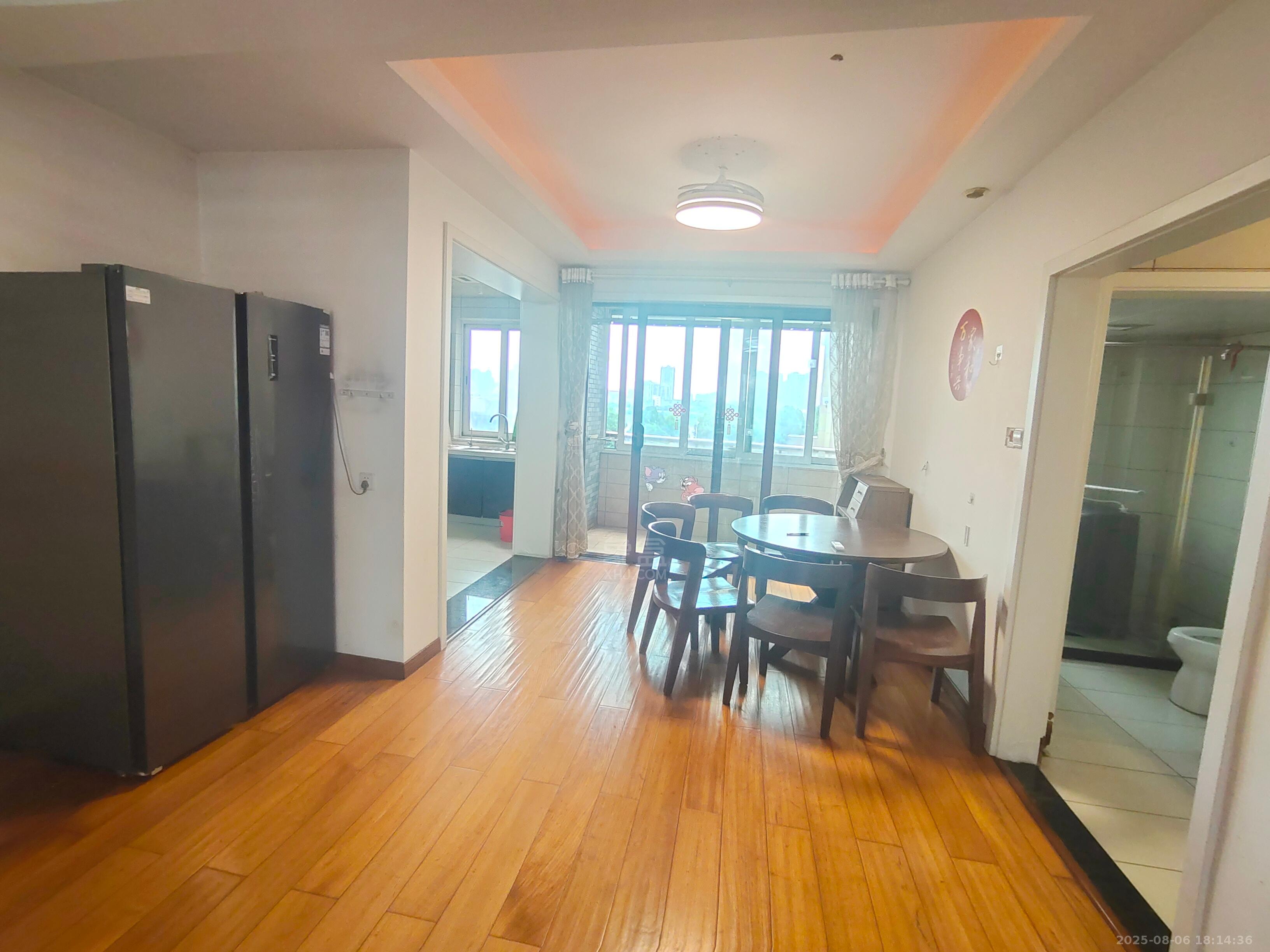 海创明珠花园 4室2厅2卫 3200.0元/月 海创明珠花园 4室2厅2卫 3200.0元/月室内图