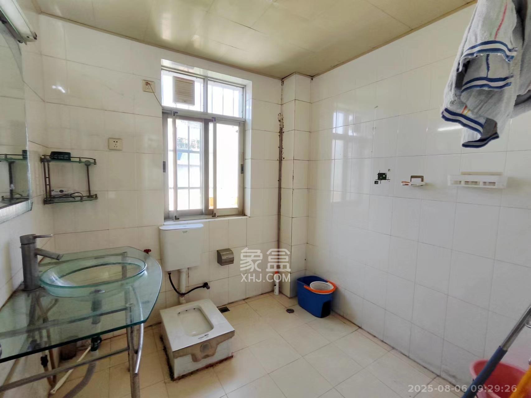 新世纪家园 3室2厅2卫 2200.0元/月 新世纪家园 3室2厅2卫 2200.0元/月室内图