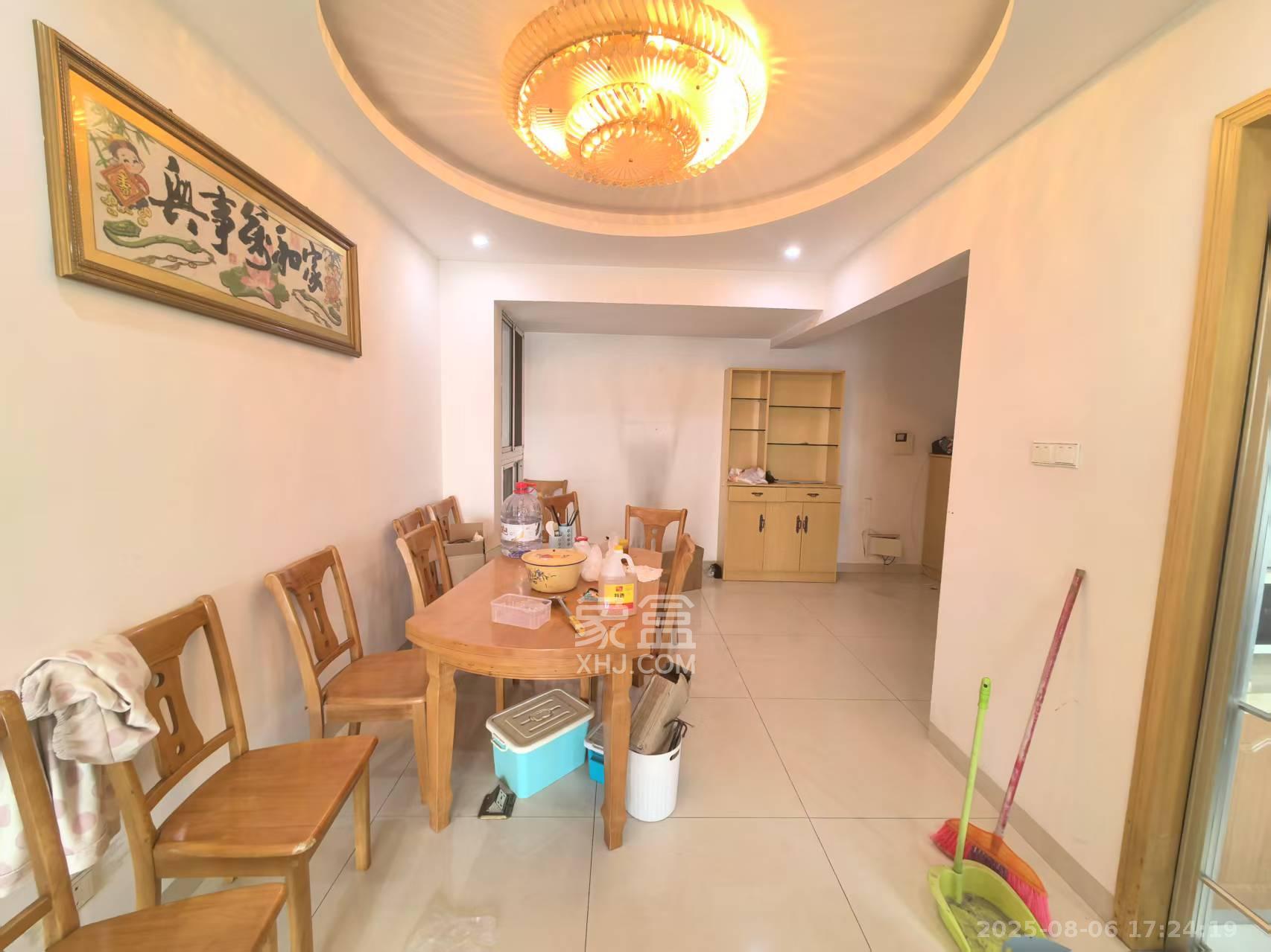 世景华庭  3室2厅2卫    1800.0元/月 世景华庭  3室2厅2卫    1800.0元/月室内图