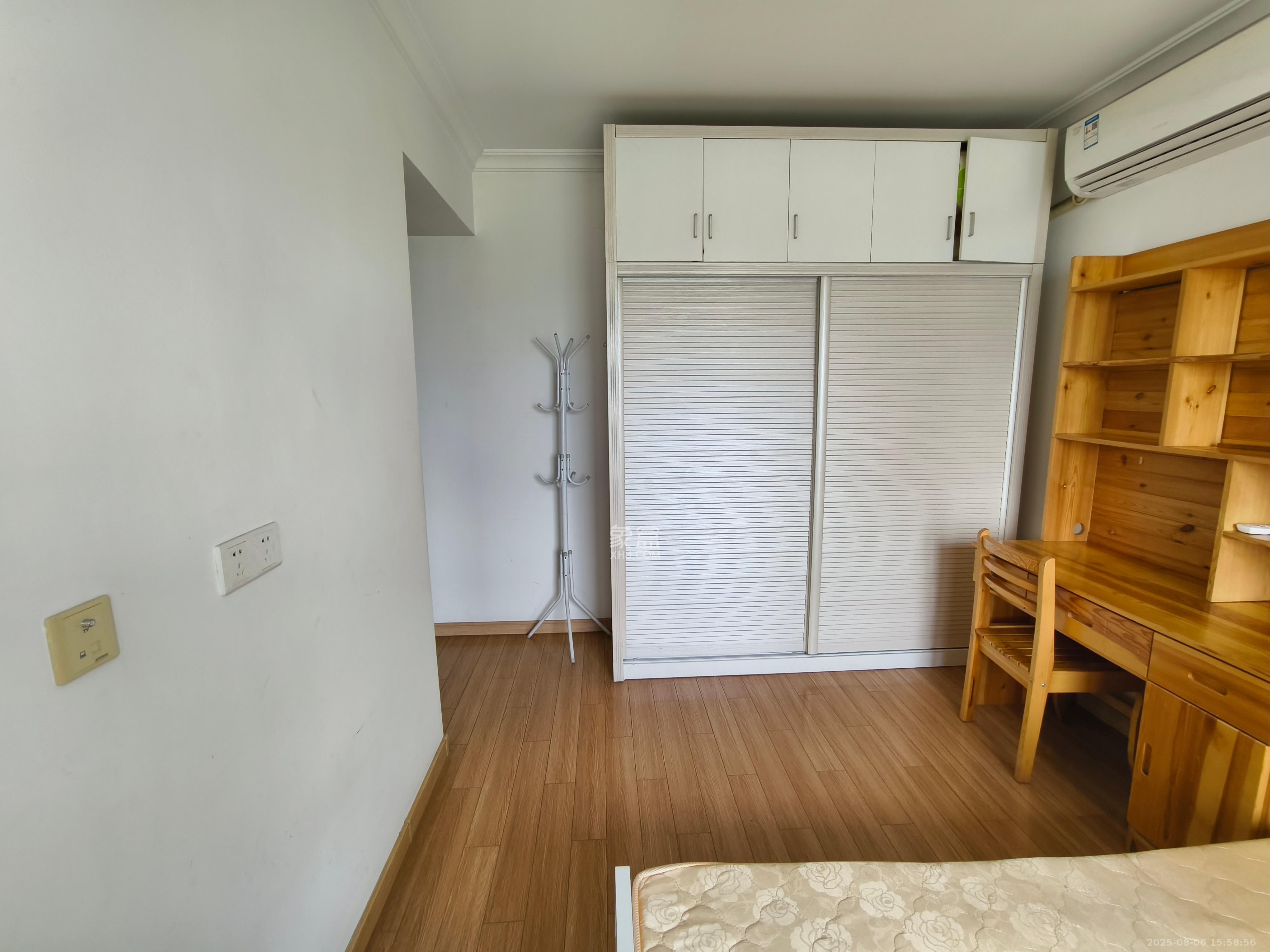 万科金域蓝湾  3室2厅2卫    2900.0元/月室内图