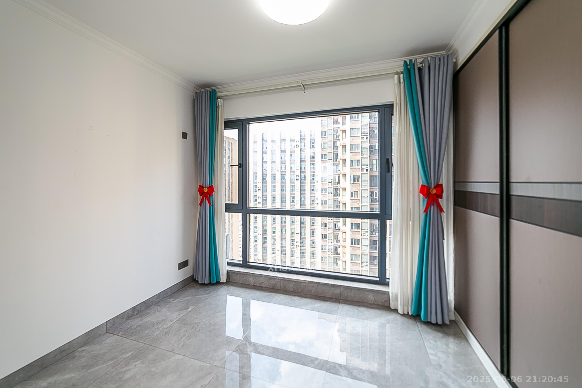 荣盛花语书苑  3室2厅2卫    118.0万 荣盛花语书苑  3室2厅2卫    118.0万卧室