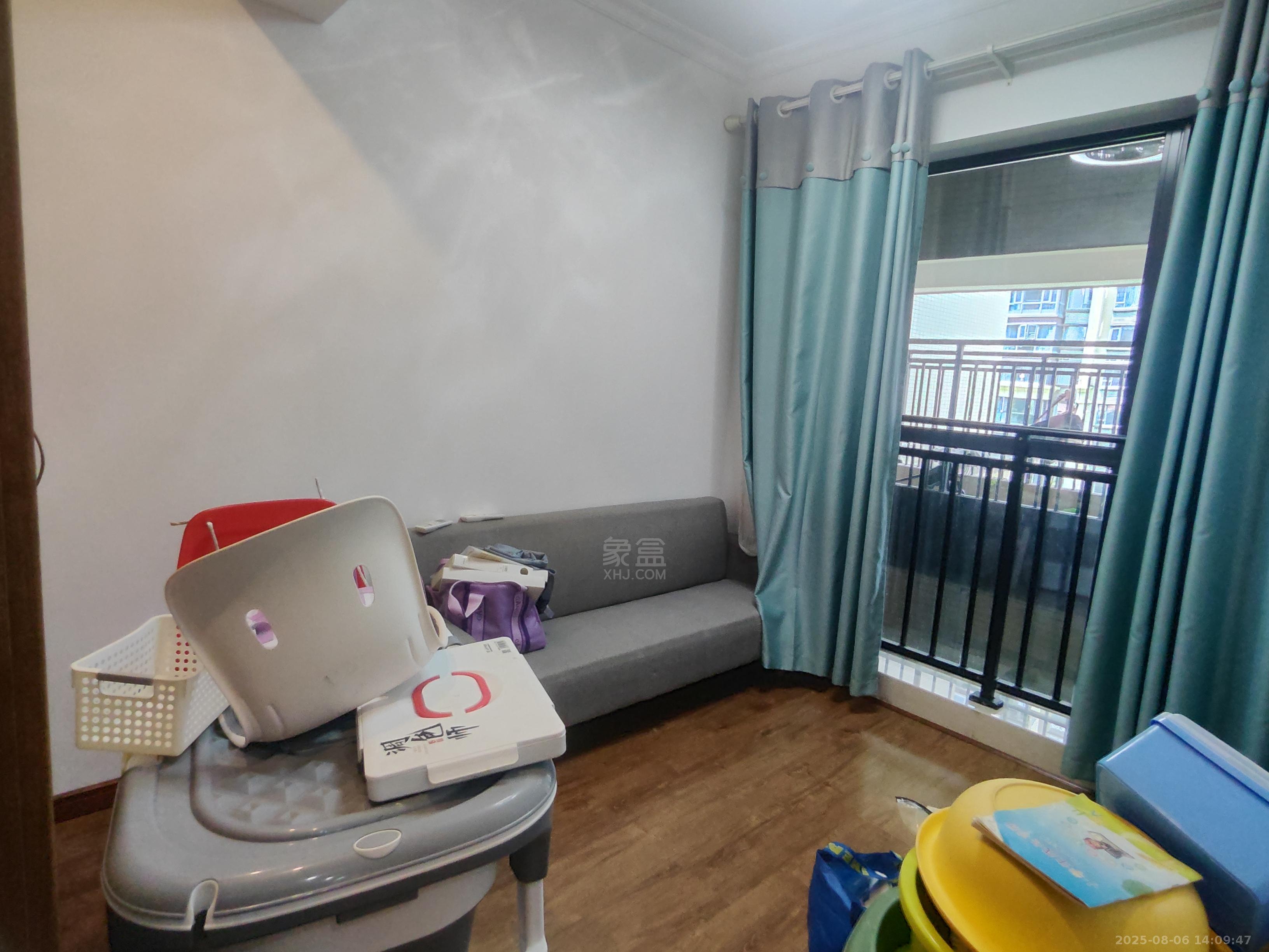 春藤小镇  3室2厅1卫    1800.0元/月室内图