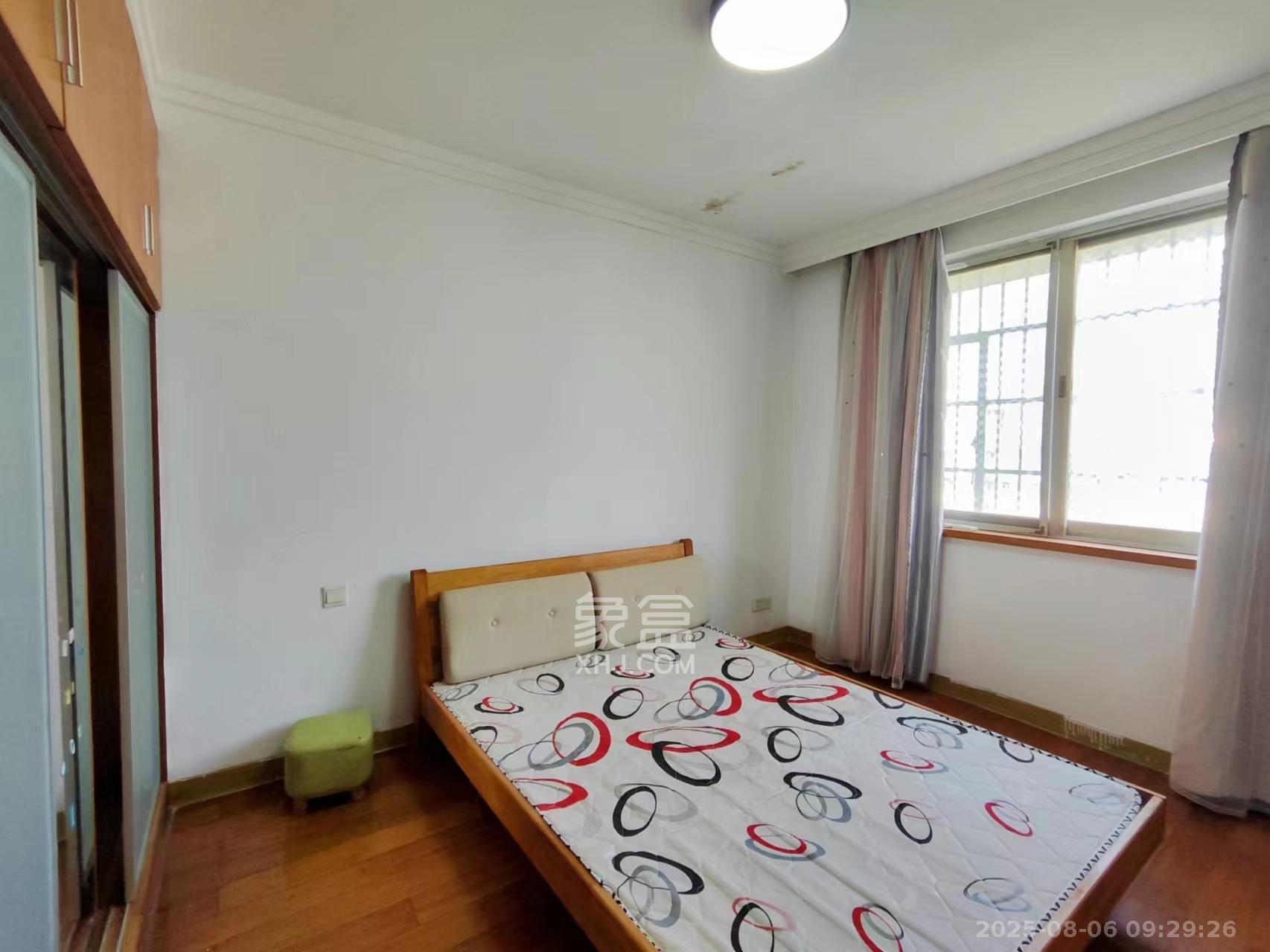 新世纪家园 3室2厅2卫 2200.0元/月 新世纪家园 3室2厅2卫 2200.0元/月室内图