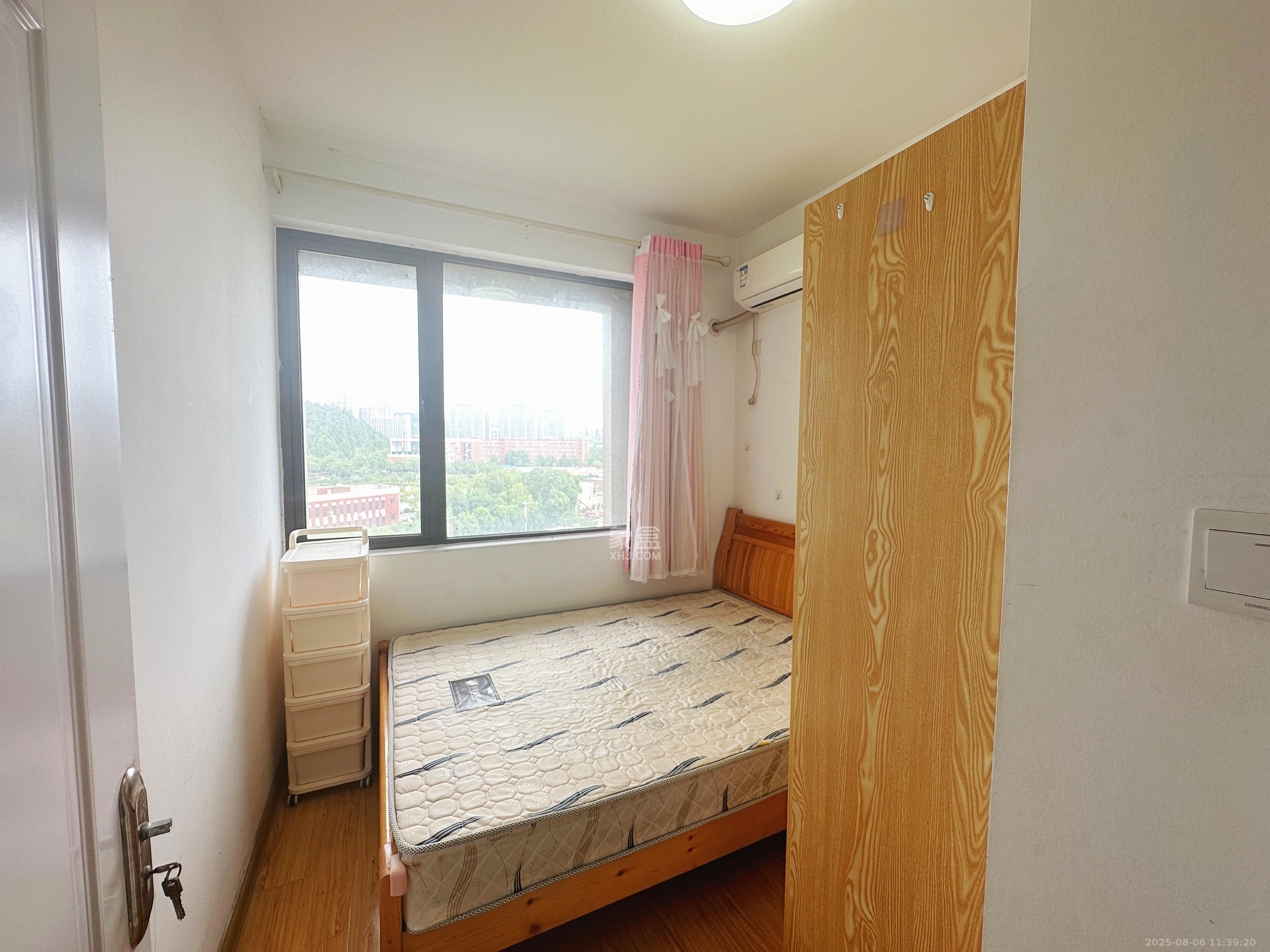 融创融公馆(融创臻苑) 4室2厅2卫 2100.0元/月 融创融公馆(融创臻苑) 4室2厅2卫 2100.0元/月室内图