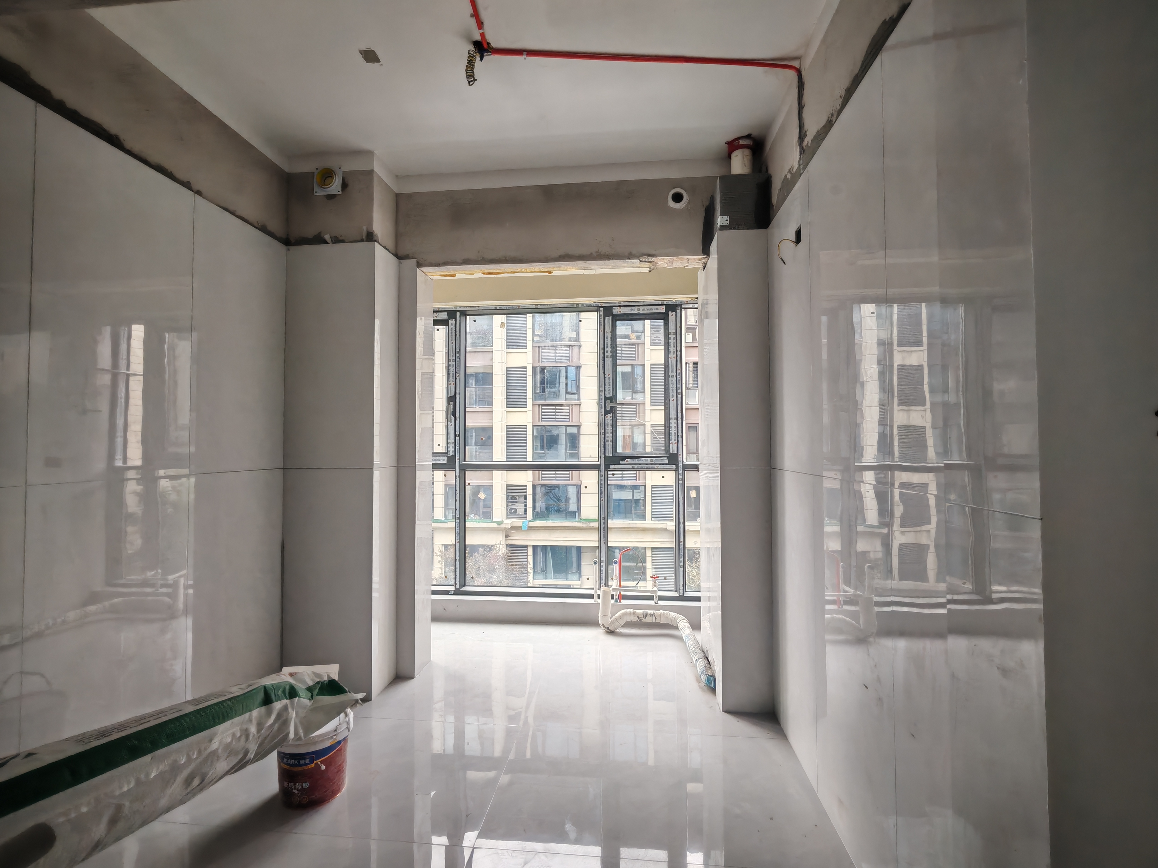 荣盛华府 4室2厅2卫 2800.0元/月 荣盛华府 4室2厅2卫 2800.0元/月室内图