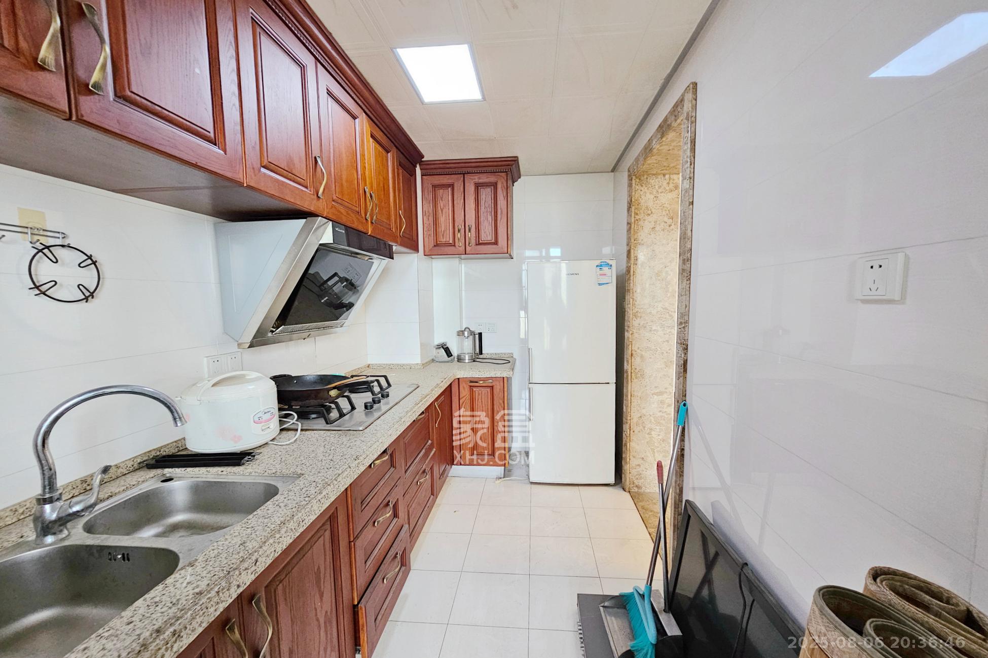 融科檀香山(融科紫檀、香山国际)  4室2厅2卫    189.0万 融科檀香山(融科紫檀、香山国际)  4室2厅2卫    189.0万其他