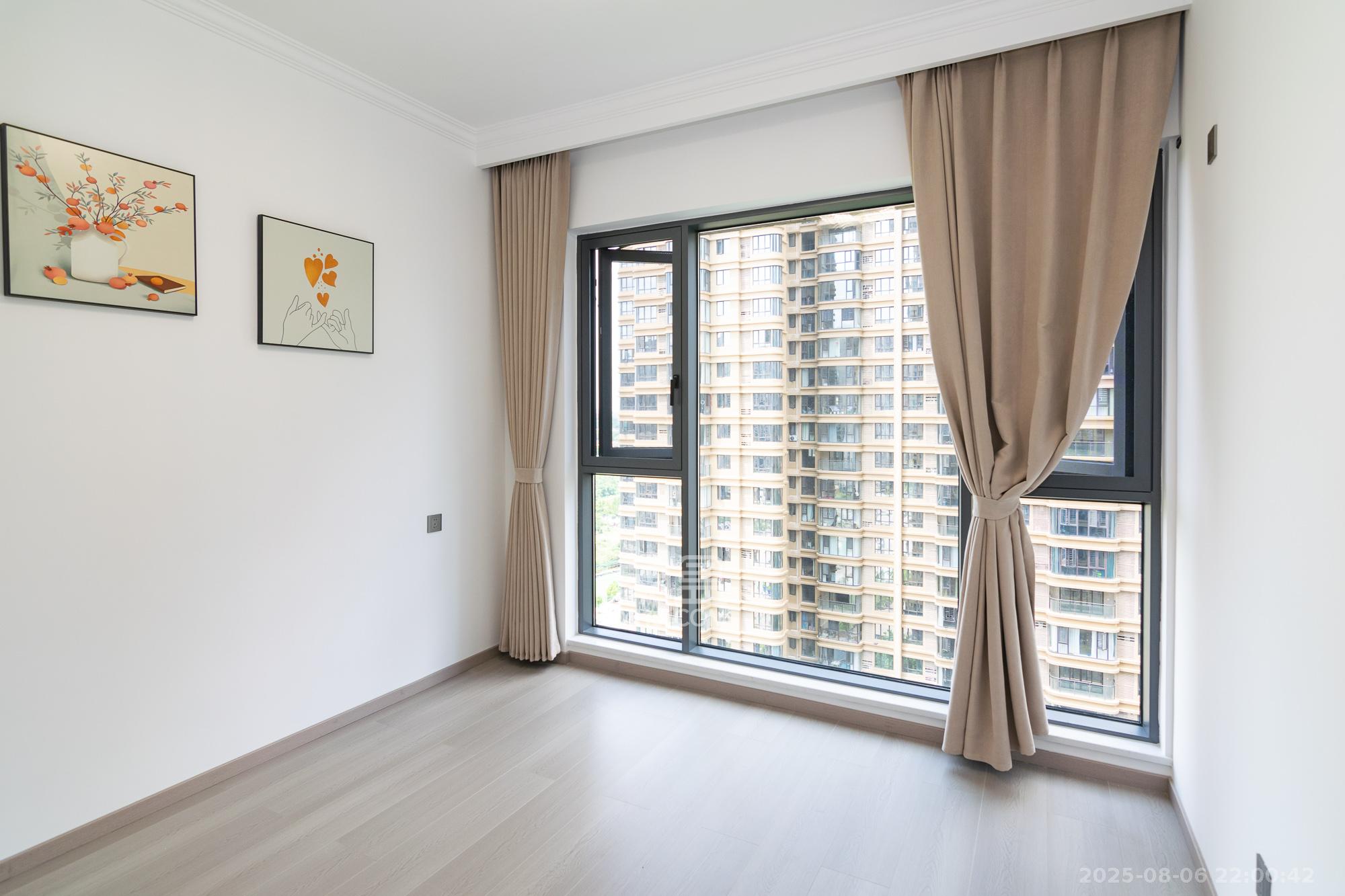 三润城（三润星城）  4室2厅2卫    125.3万卧室