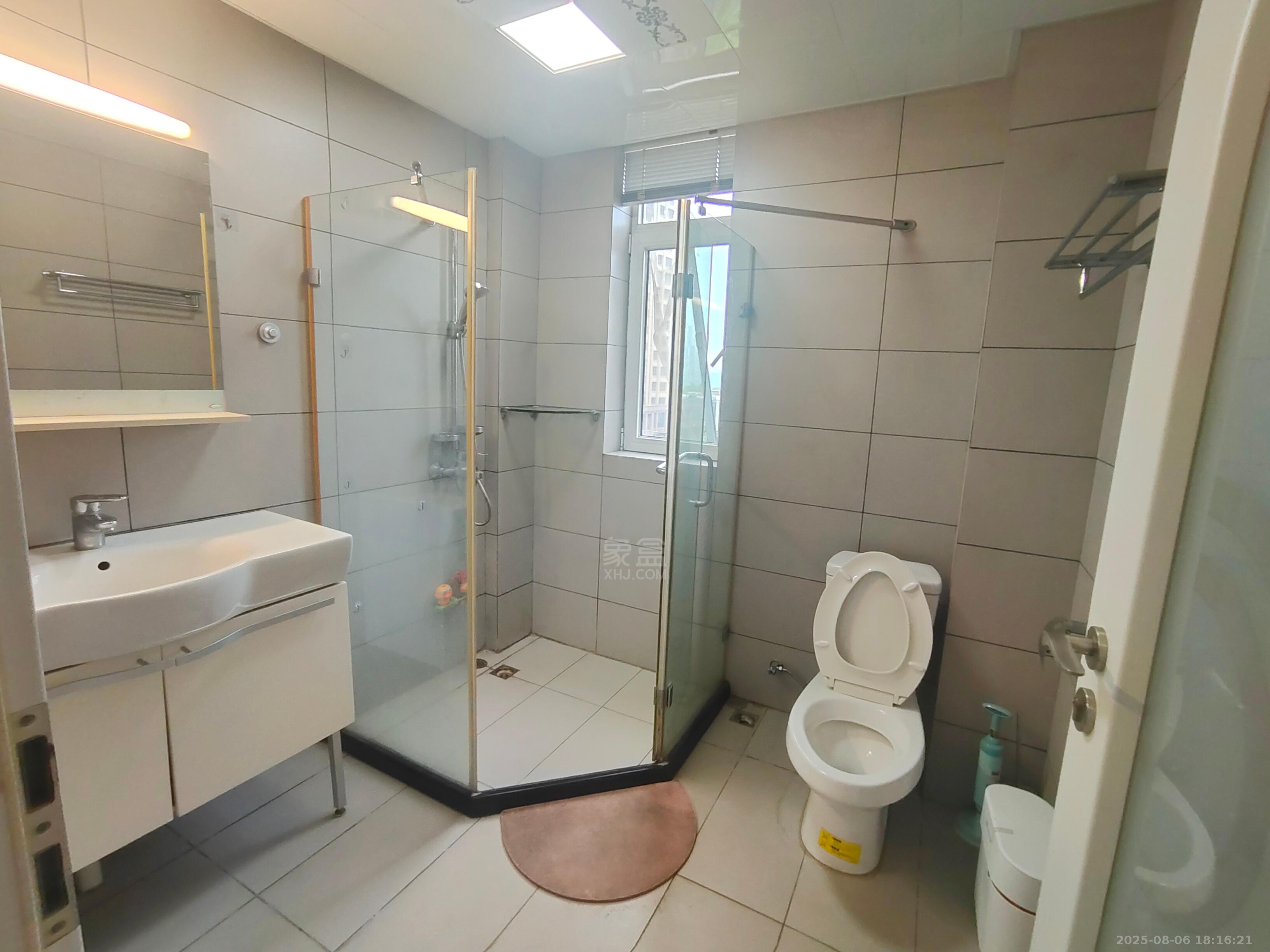 海创明珠花园 4室2厅2卫 3200.0元/月 海创明珠花园 4室2厅2卫 3200.0元/月室内图