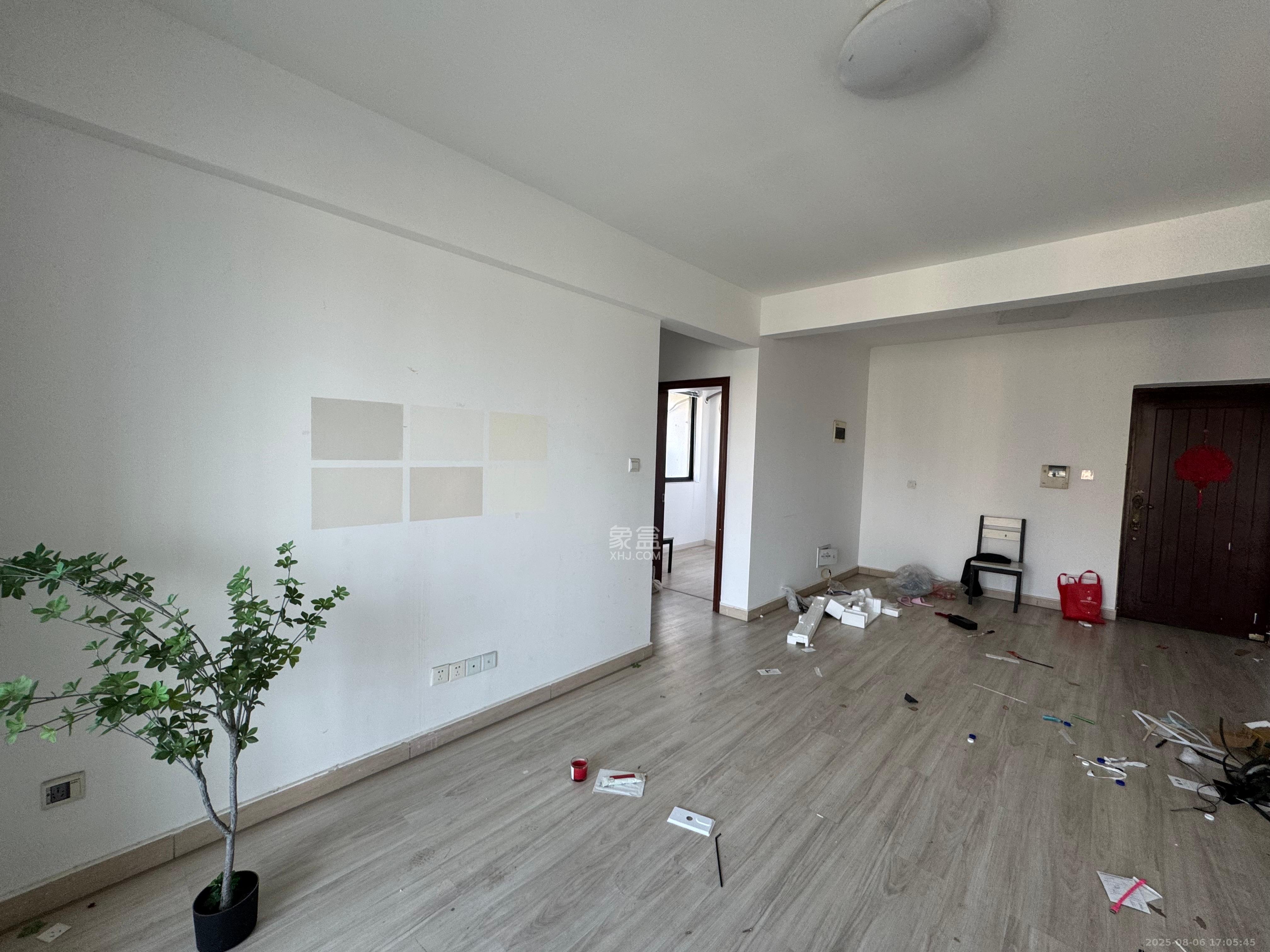 融科东南海  2室2厅1卫   1800.00元/月室内图