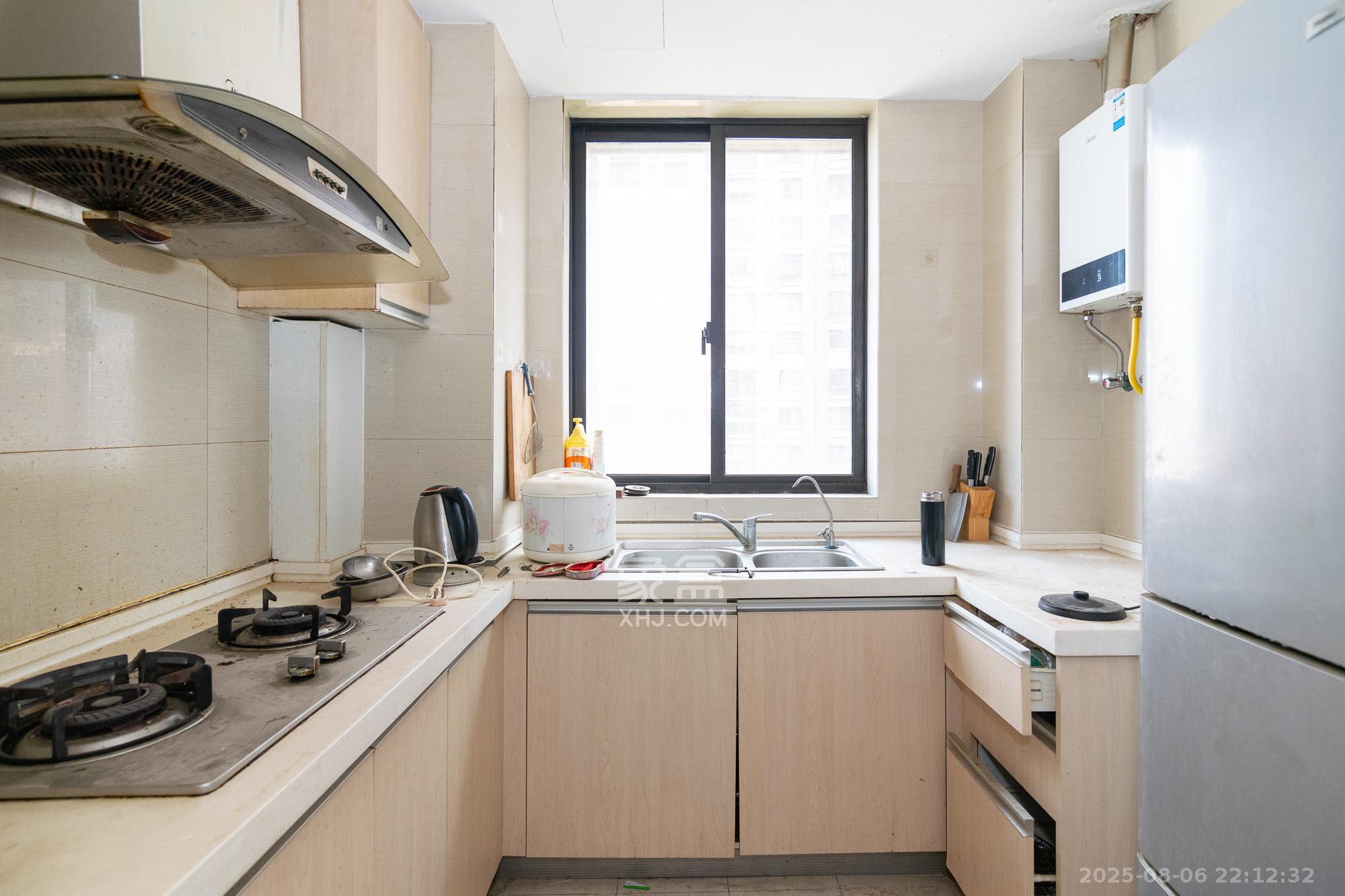 新城国际花都 3室2厅1卫 63.8万 新城国际花都 3室2厅1卫 63.8万厨房