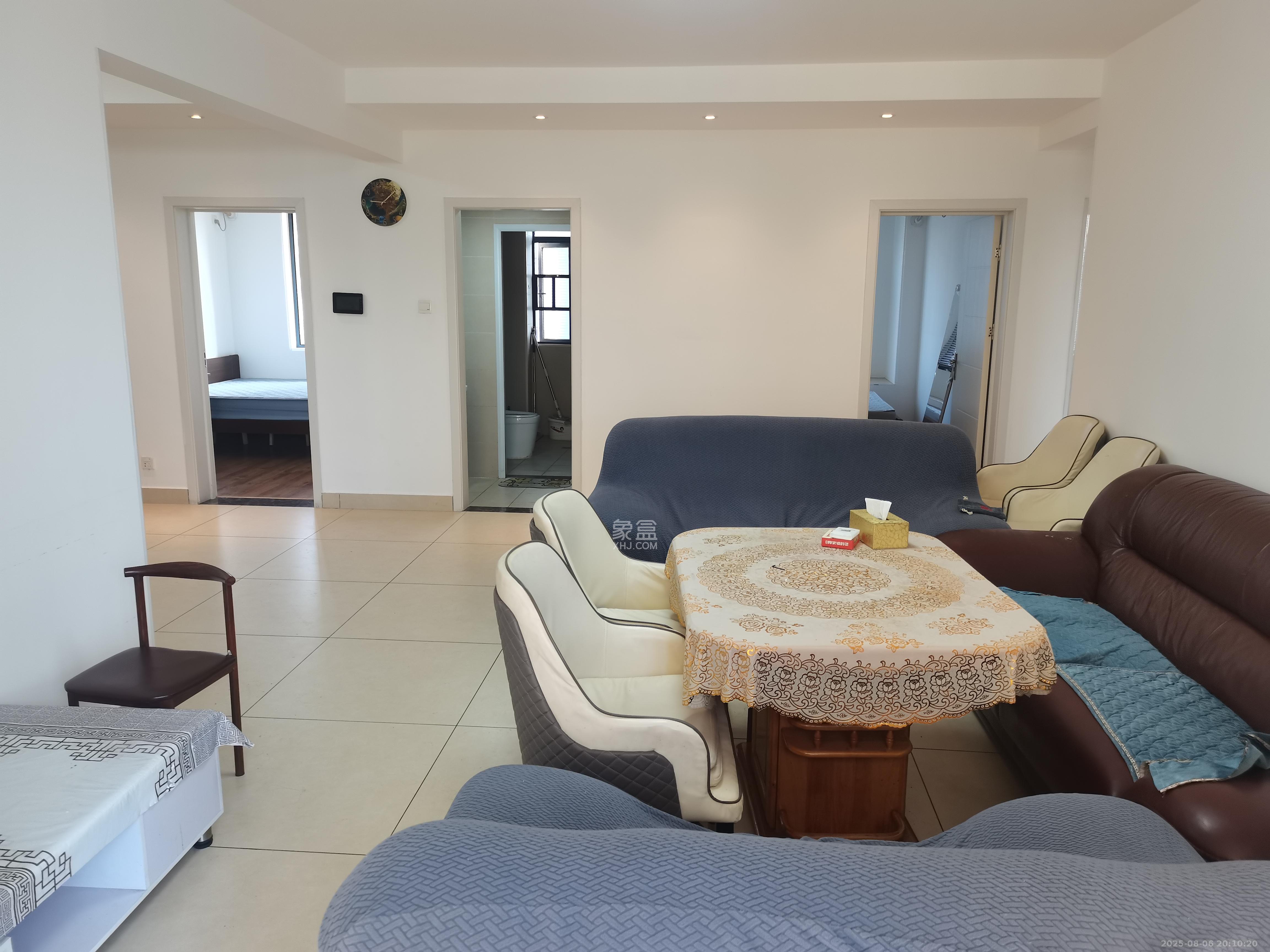 兴旺双铁城  4室2厅2卫    3200.0元/月室内图