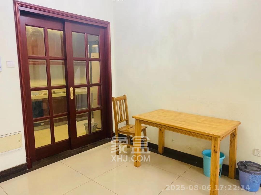 恒大雅苑 3室2厅2卫 2600.0元/月 恒大雅苑 3室2厅2卫 2600.0元/月室内图