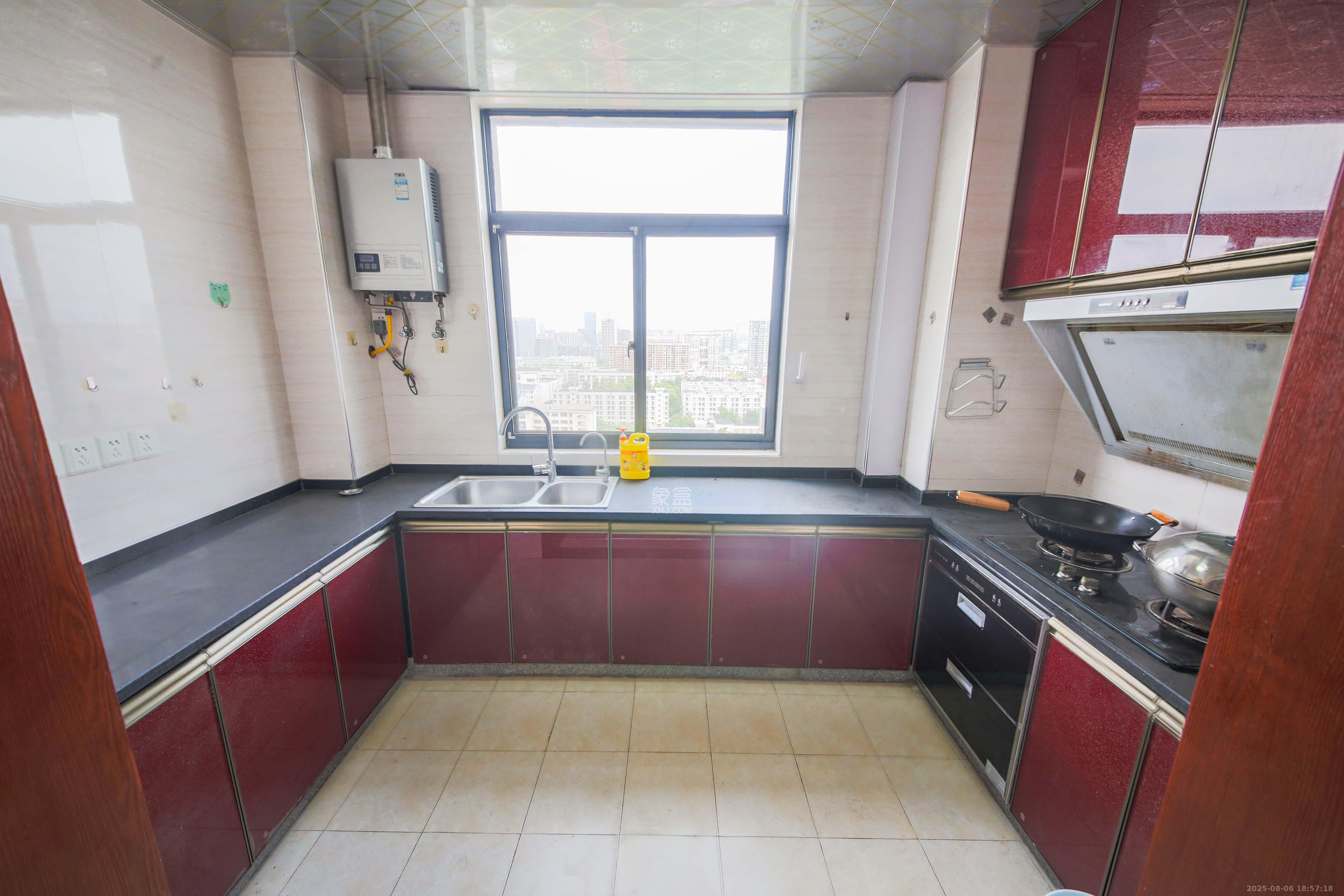 青园 3室2厅2卫 140.0万 青园 3室2厅2卫 140.0万厨房