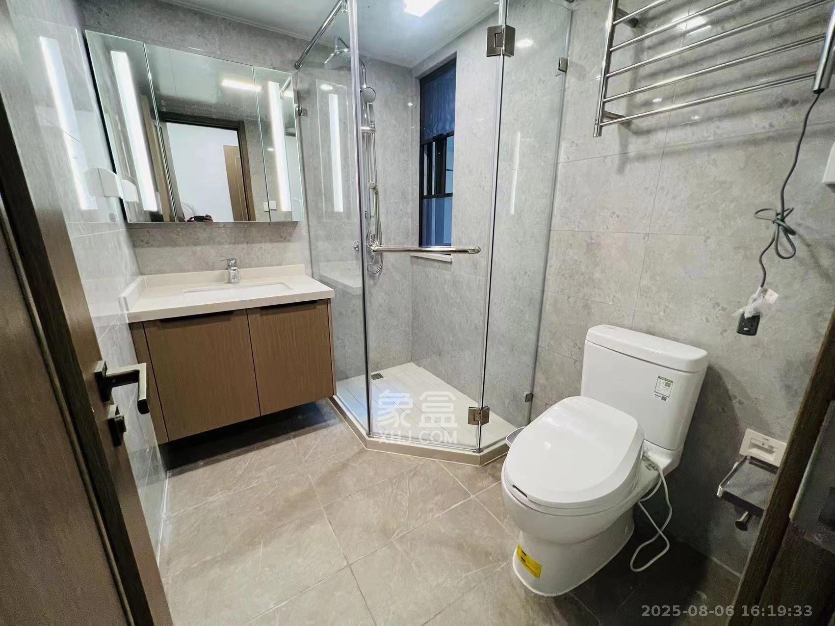 龙湖铂金中心(龙湖春江郦城) 3室2厅2卫 6500.00元/月 龙湖铂金中心(龙湖春江郦城) 3室2厅2卫 6500.00元/月室内图